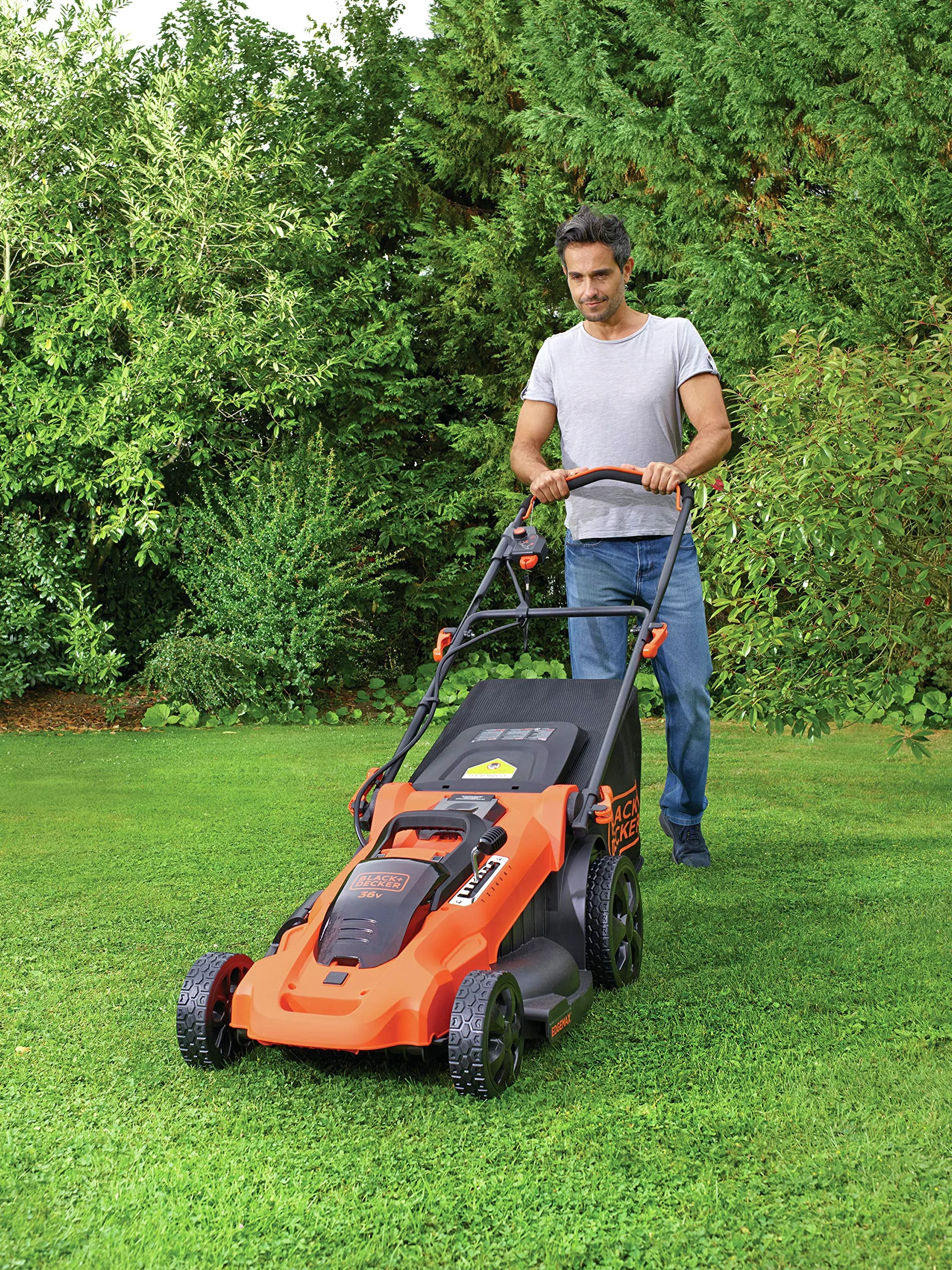 Black & Decker CLMA4820L2-QW Tondeuse autosense 48 cm 36 V avec 2 batteries