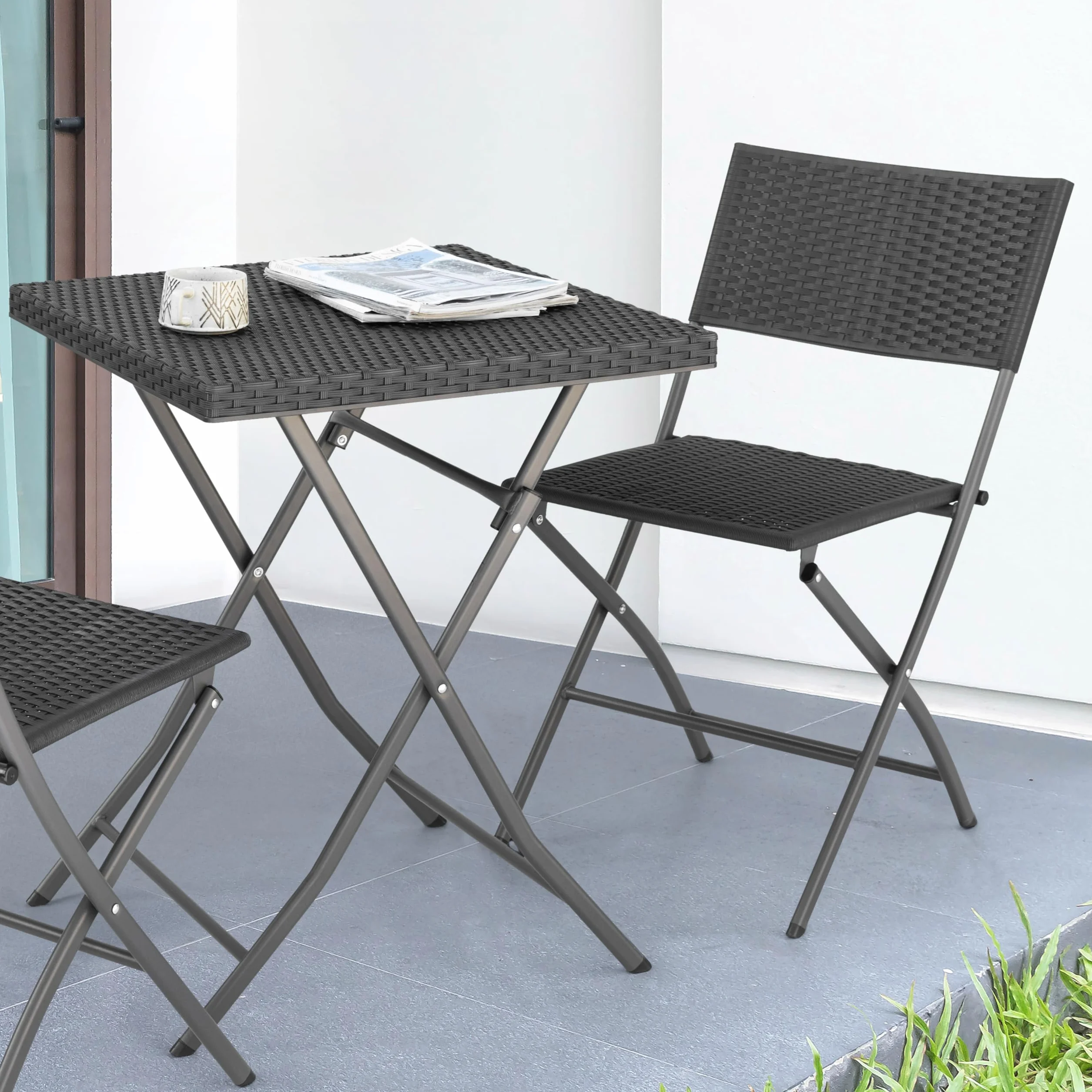 Avestar Ensemble de Bistrot Pliable 3 Pièces Table & 2 Chaises en Rotin PP, Résistant aux Intempéries, Noir