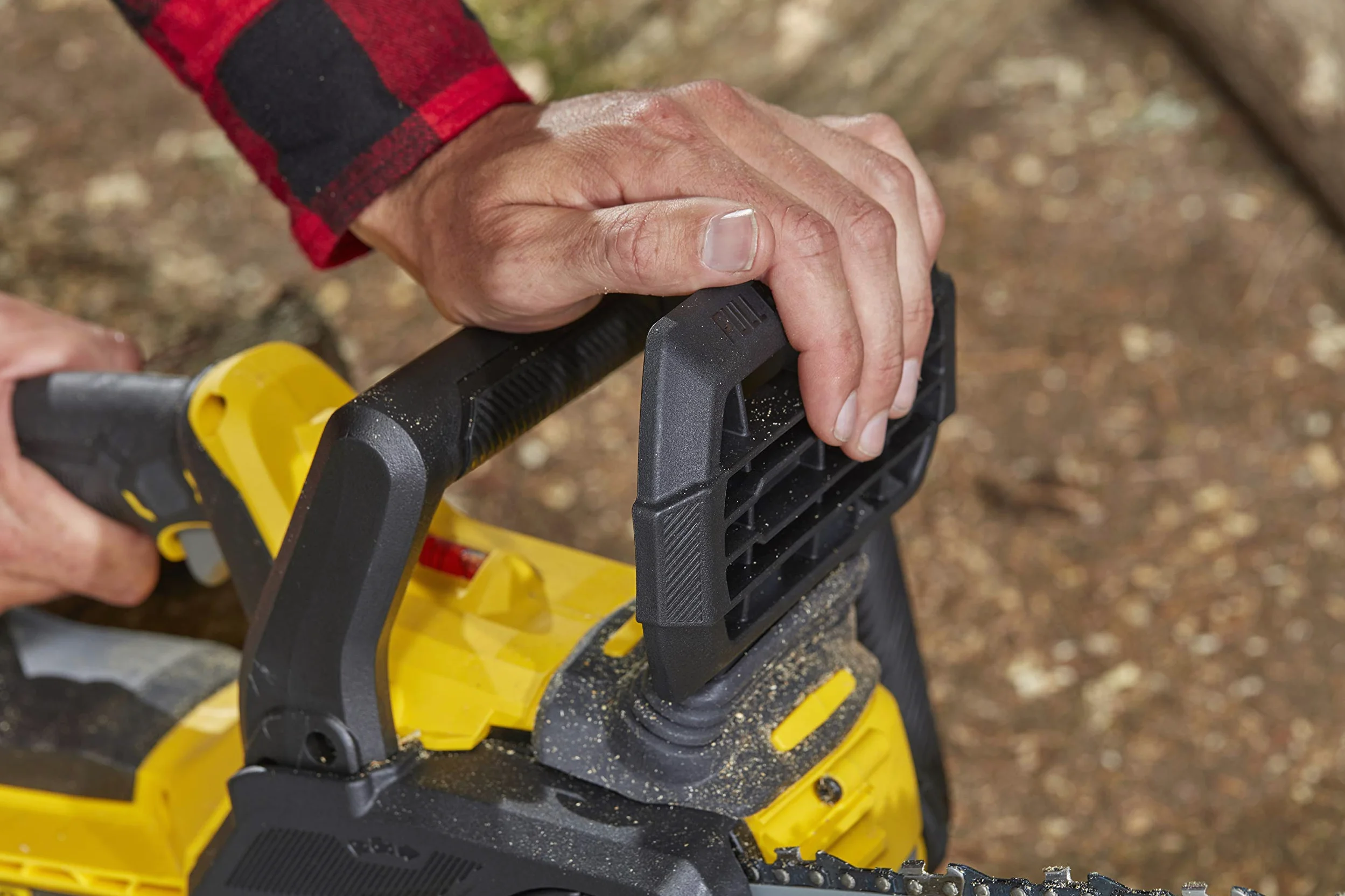 STANLEY FATMAX Tronçonneuse à batterie Lithium, longueur barre et capacité de coupe 30 cm, double poignée 18 V 2.0 Ah, SFMCCS630M1-QW