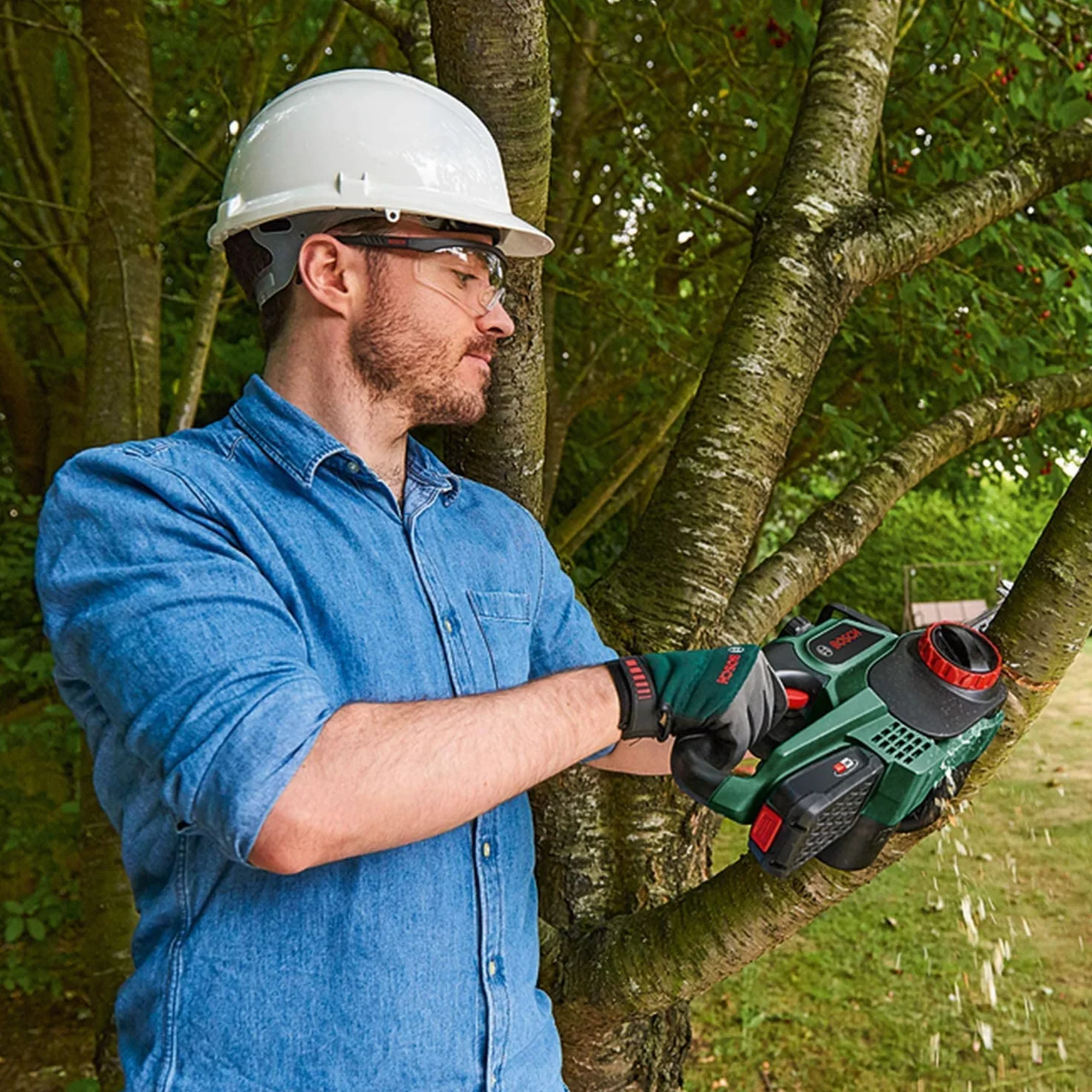 Bosch Tronçonneuse sans Fil - Universal Chain 18 (Livrée avec 1 Batterie 18v - 2,5ah, Huile 80 Ml, Système 18v, Longueur de Guide: 20cm) Vert & Bosch Home and Garden F016800489 Chaîne