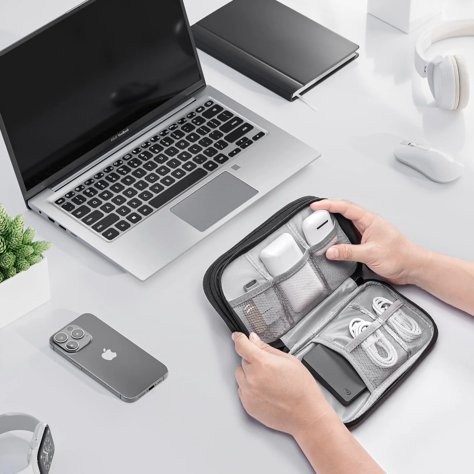 ProCase Pochette pour Chargeur et Câbles, Sac de Voyage Électronique Rigide, Trousse Organisateur pour Téléphone, Boîte Rangement pour Clé USB, Disque Dur Externe – Noir