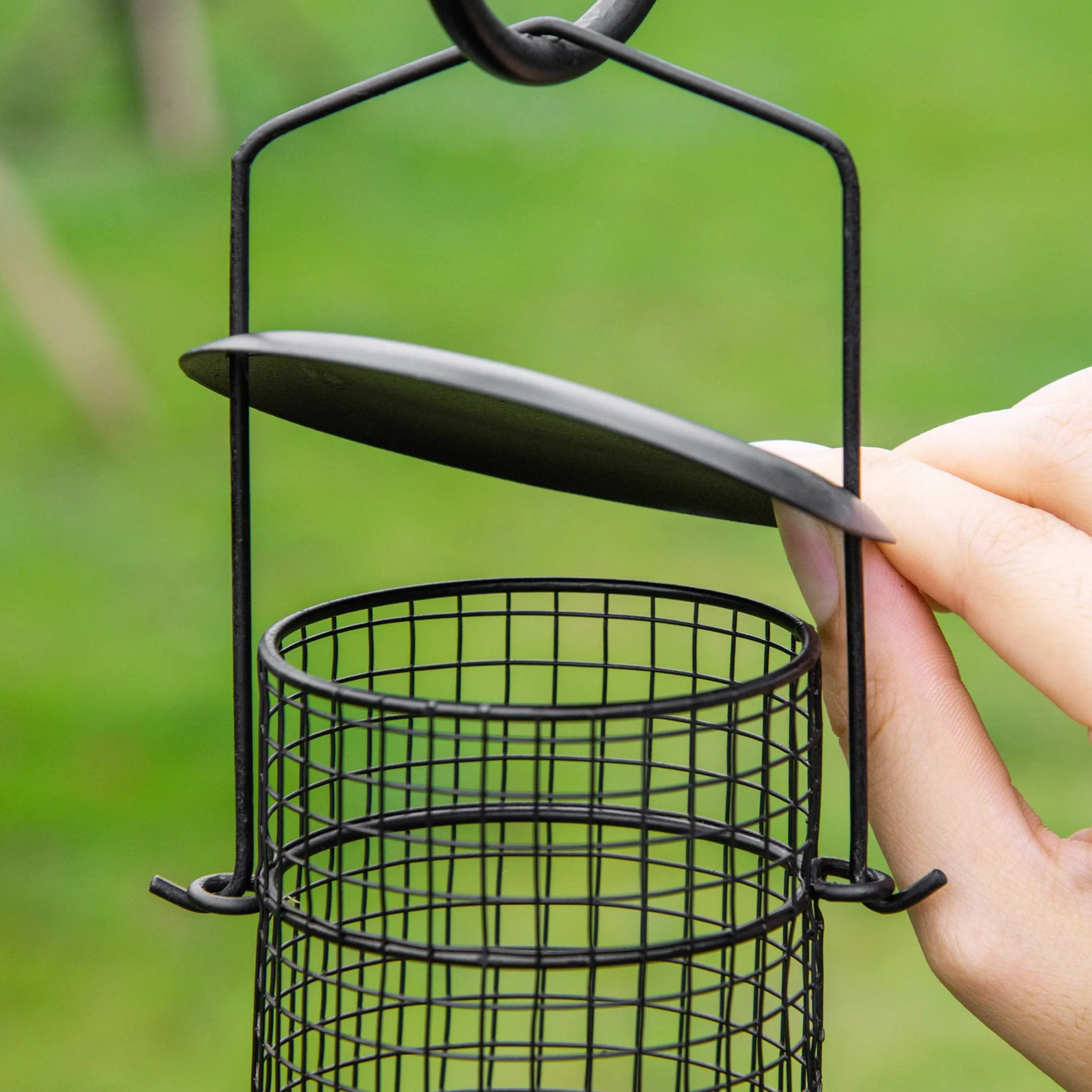 PawHut Station d'alimentation pour Oiseaux en Acier avec 4 Crochets, Mangeoir sur Pied 208H cm, Noir
