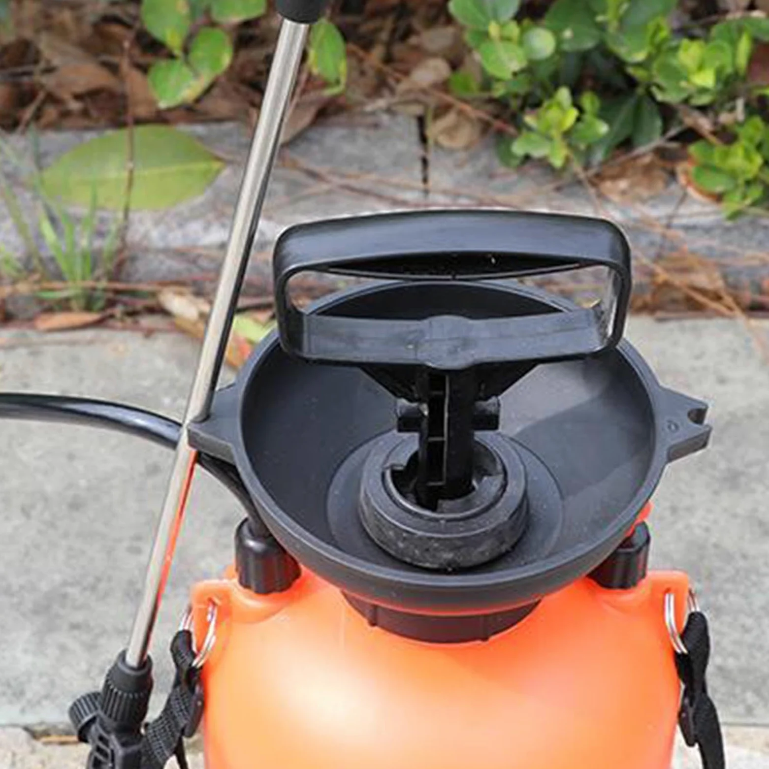 Pulvérisateur de Jardin Manuel Robuste, Pompe à Main Portable, Outil D'arrosage des Plantes, Sangle Rembourrée, Idéal pour L'entretien du, 5L