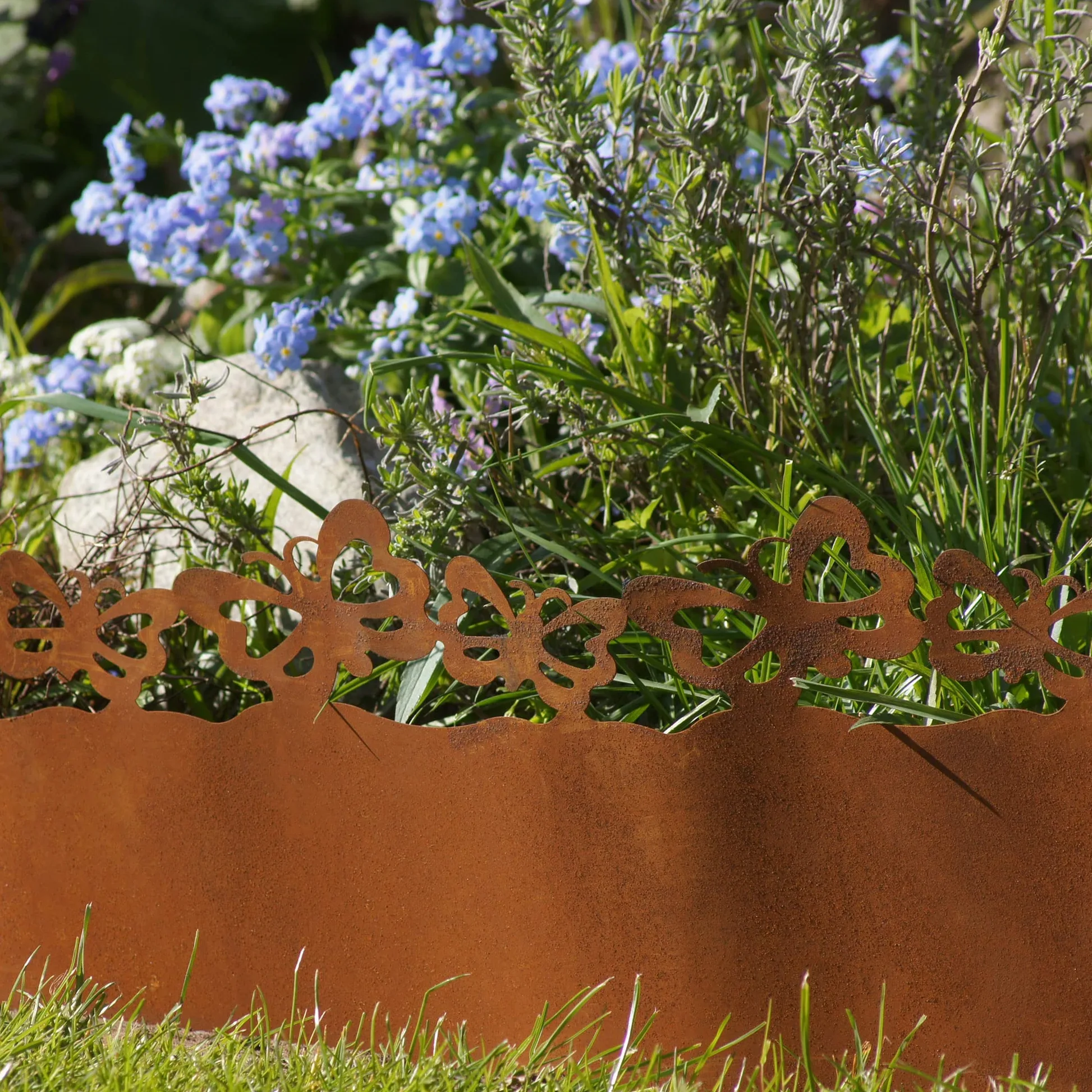 UNUS Bordure de pelouse en métal avec motif décoratif papillons, bordure pour parterres de fleurs avec aspect rouille, 21 x 500 cm, délimitation des parterres de fleurs, allées de jardin, arbres