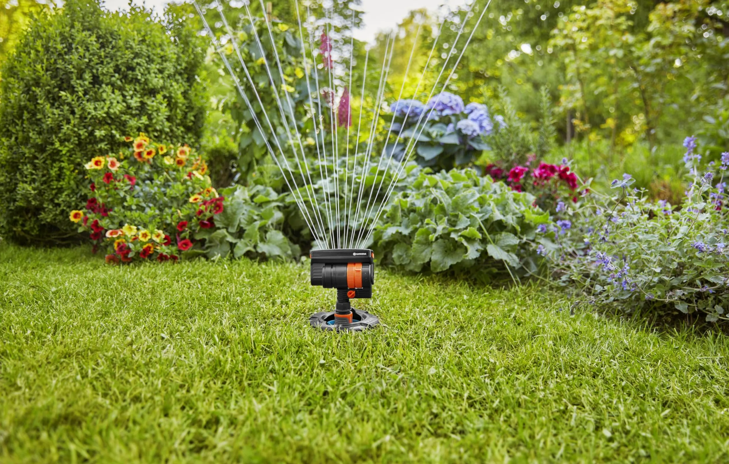 Gardena Arrosage enterré Pipeline Arroseur oscillant: pour irriguer des Surfaces Jusqu’à 216 m², portée Jusqu’à 18 m, Largeur d’arrosage Jusqu’à 12 m, Original Gardena pièce système (08251-20)