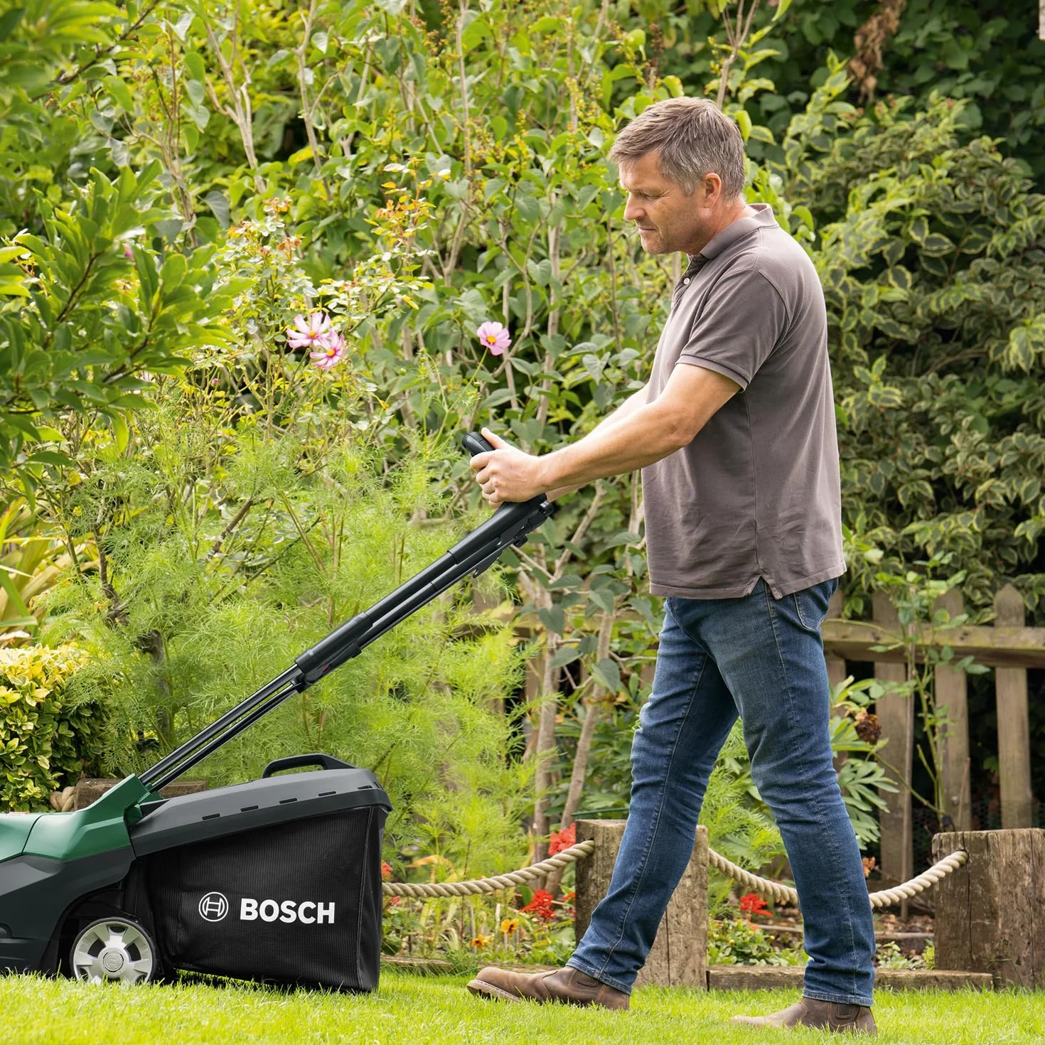 Bosch AdvancedRotak 36V-44-750 Tondeuse sans Fil 36 Volt 44 cm