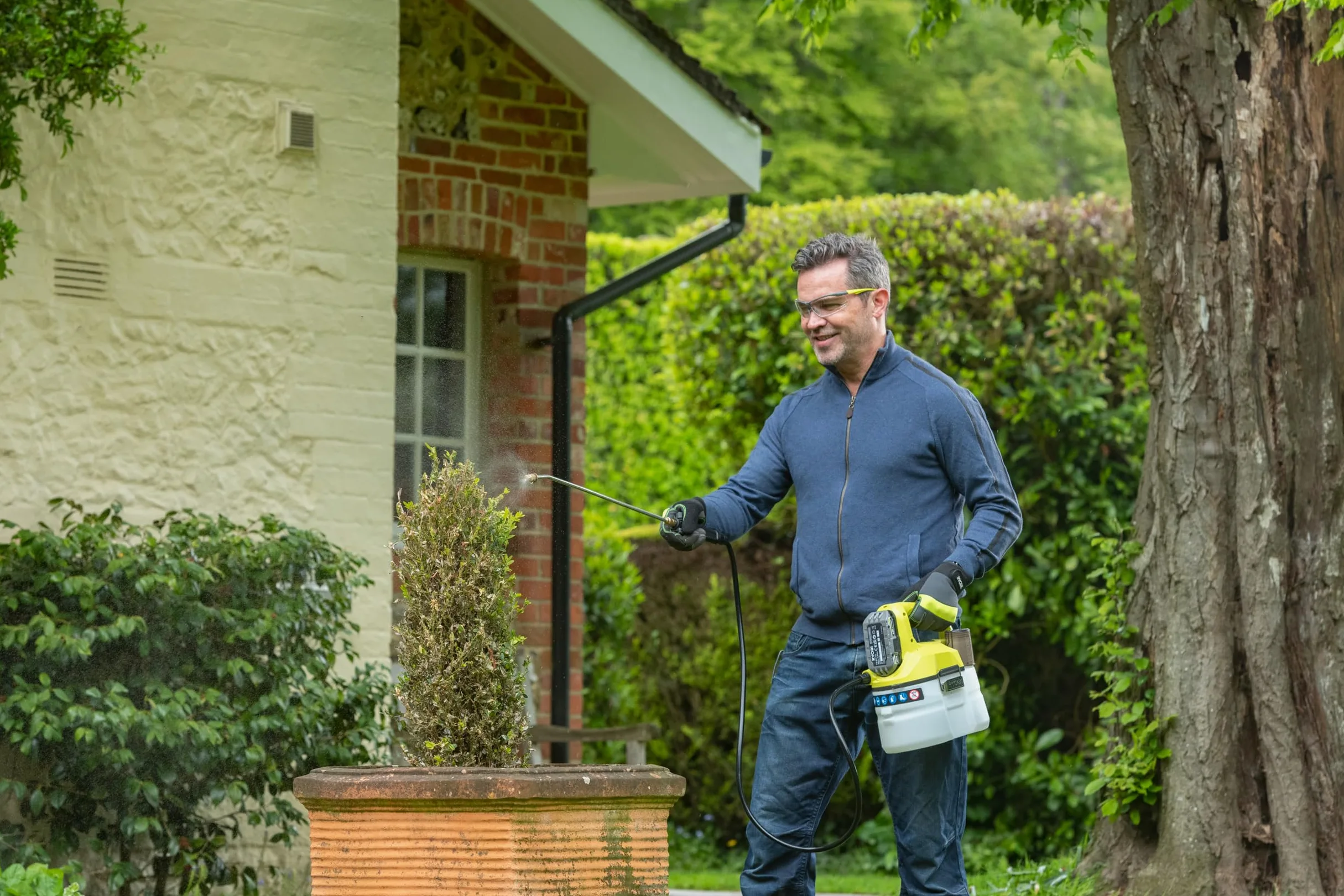 RYOBI - Pulvérisateur 18V - 3,1 Bars - débit 0,5 l/Min - réservoir 3,5 L - Vendu sans Batterie ni Chargeur - OWS1880