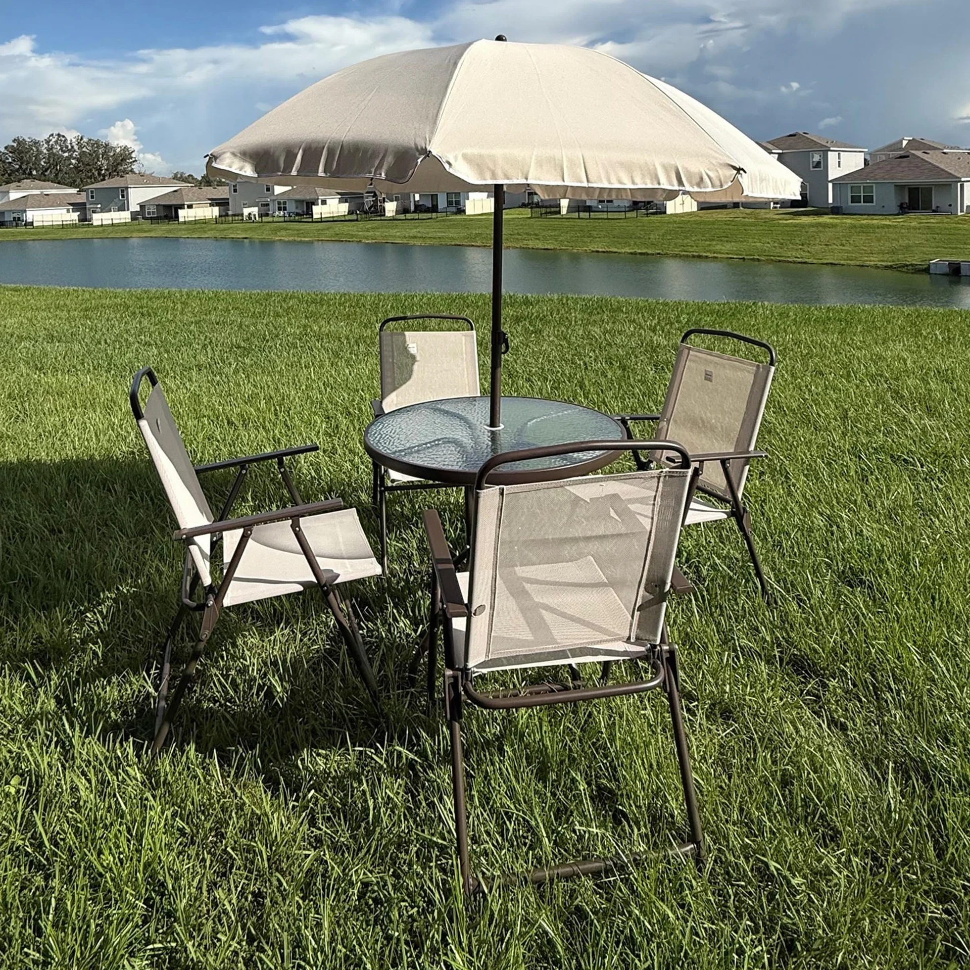 Outsunny Salon de Jardin 6 pièces Table Ronde Chaises Pliables Parasol Acier époxy Polyester Beige