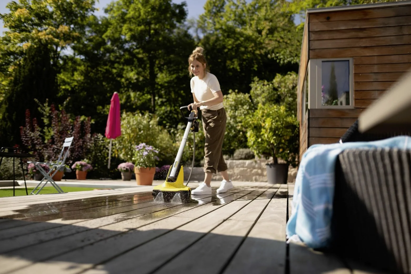 KÄRCHER Nettoyeur de Terrasses PCL 3-18 Battery Set | avec Batterie 18V 2,5Ah & Chargeur, Largeur 300mm, Débit Max 180 l/h, Rouleaux Interchangeables