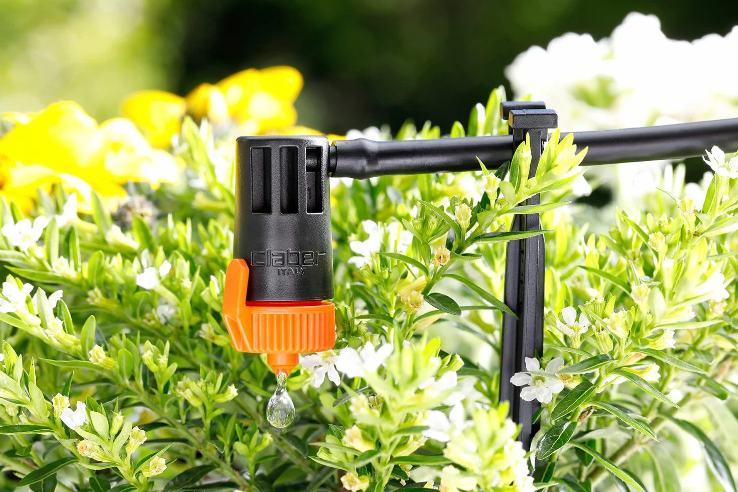 Claber Kit Terrasse pour installation d’irrigation goutte à goutte jusqu’à 50 plantes