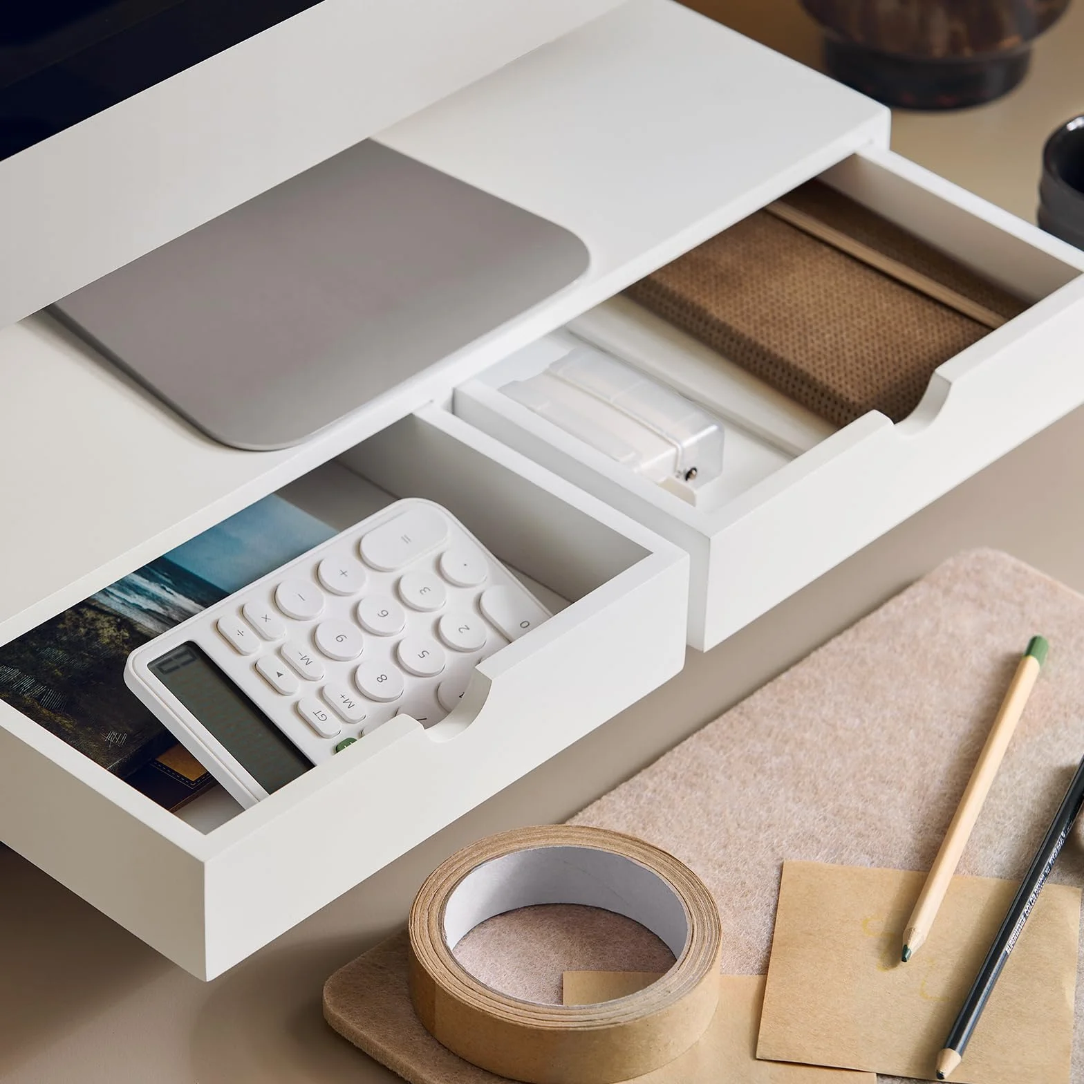 SoBuy Support Écran PC Rehausseur Bureau 2 Tiroirs Rangement Moniteur Universel Ordinateur Portable Blanc 47x18x11cm BBF02-W