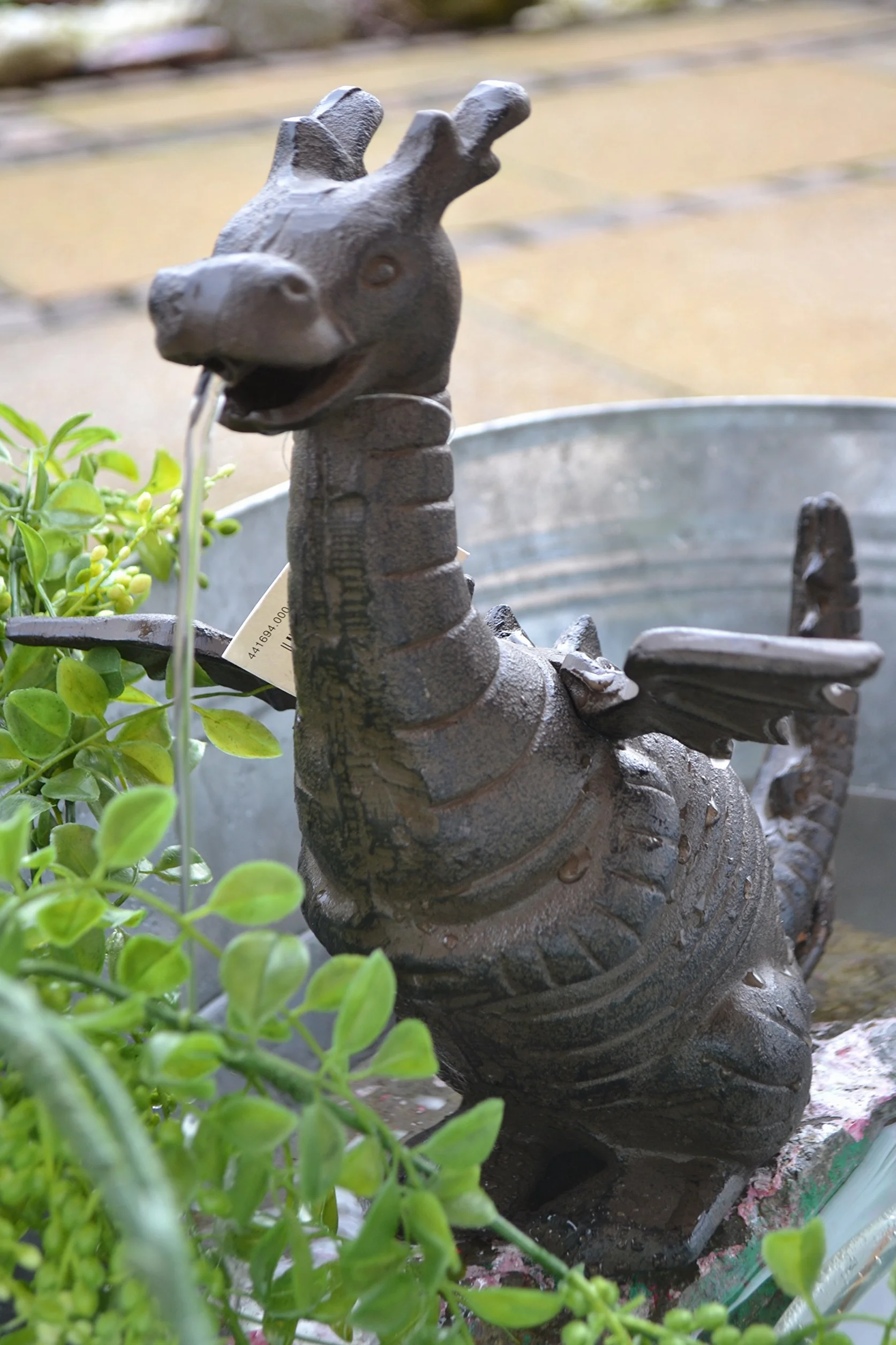 Gargouille dragon en fonte avec pompe pour bassin