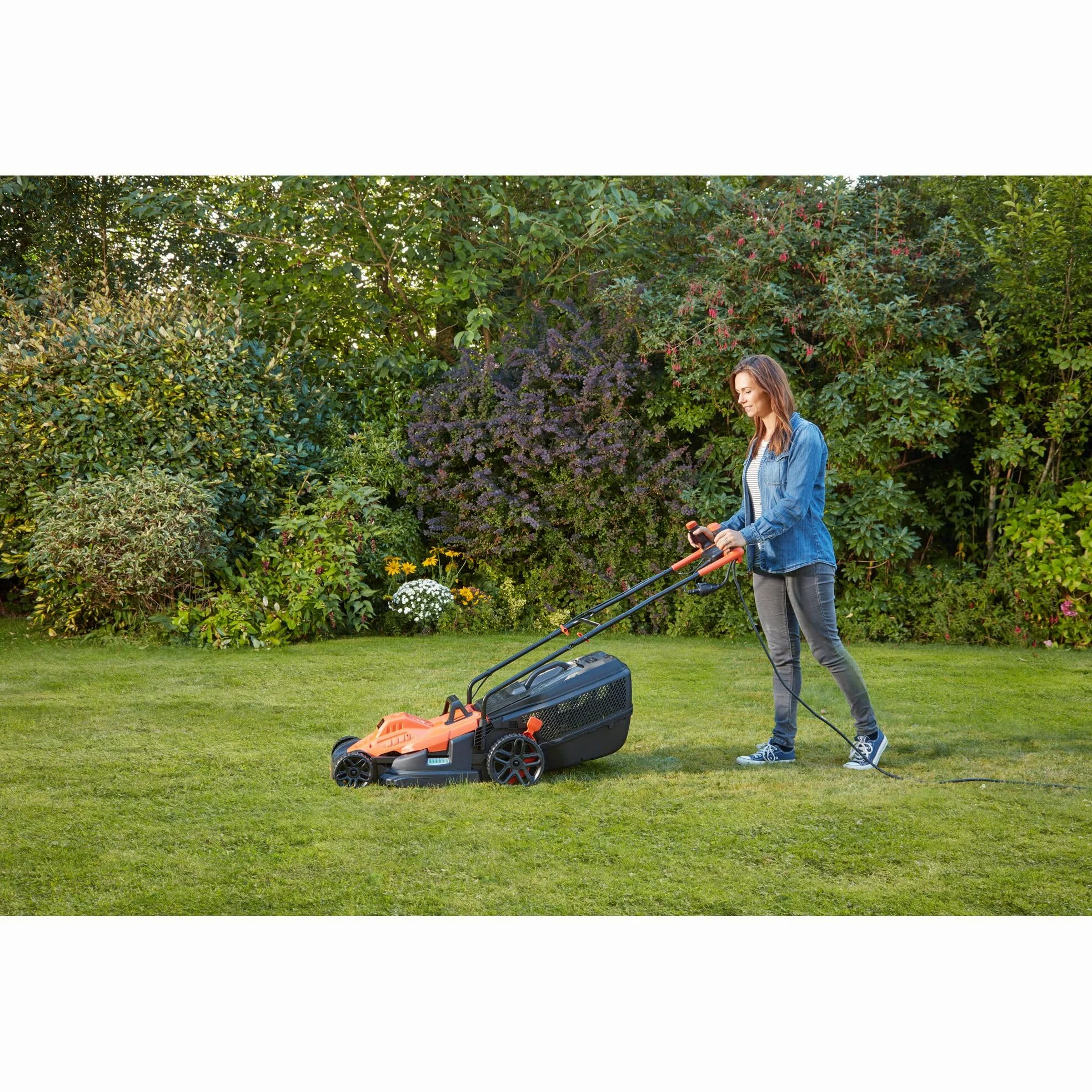BLACK+DECKER Tondeuse Filaire 1800W, Tondeuse à Gazon Electrique 42 cm, 6 hauteurs réglables 20, 30, 40, 50, 60 et 70 mm, Tondeuse avec Poignée Bike, BEMW481BH-QS
