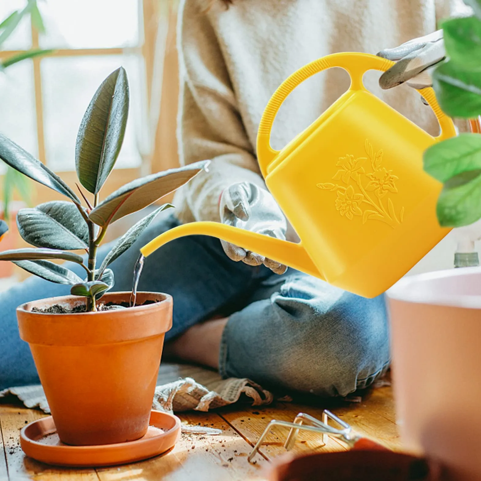 Fasmov Arrosoir en plastique de 3,8 l avec poignée confortable, arrosoir de jardin à long bec pour arroser les plantes, jaune