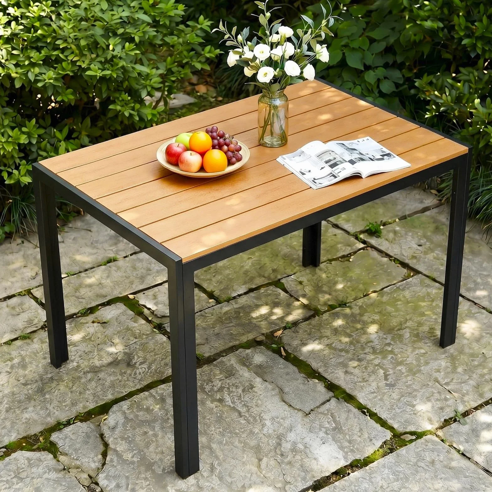 LIFERUN Table de Jardin 110x70 cm WPC pour 4-6 Personnes avec Cadre en Aluminium Brun Teck