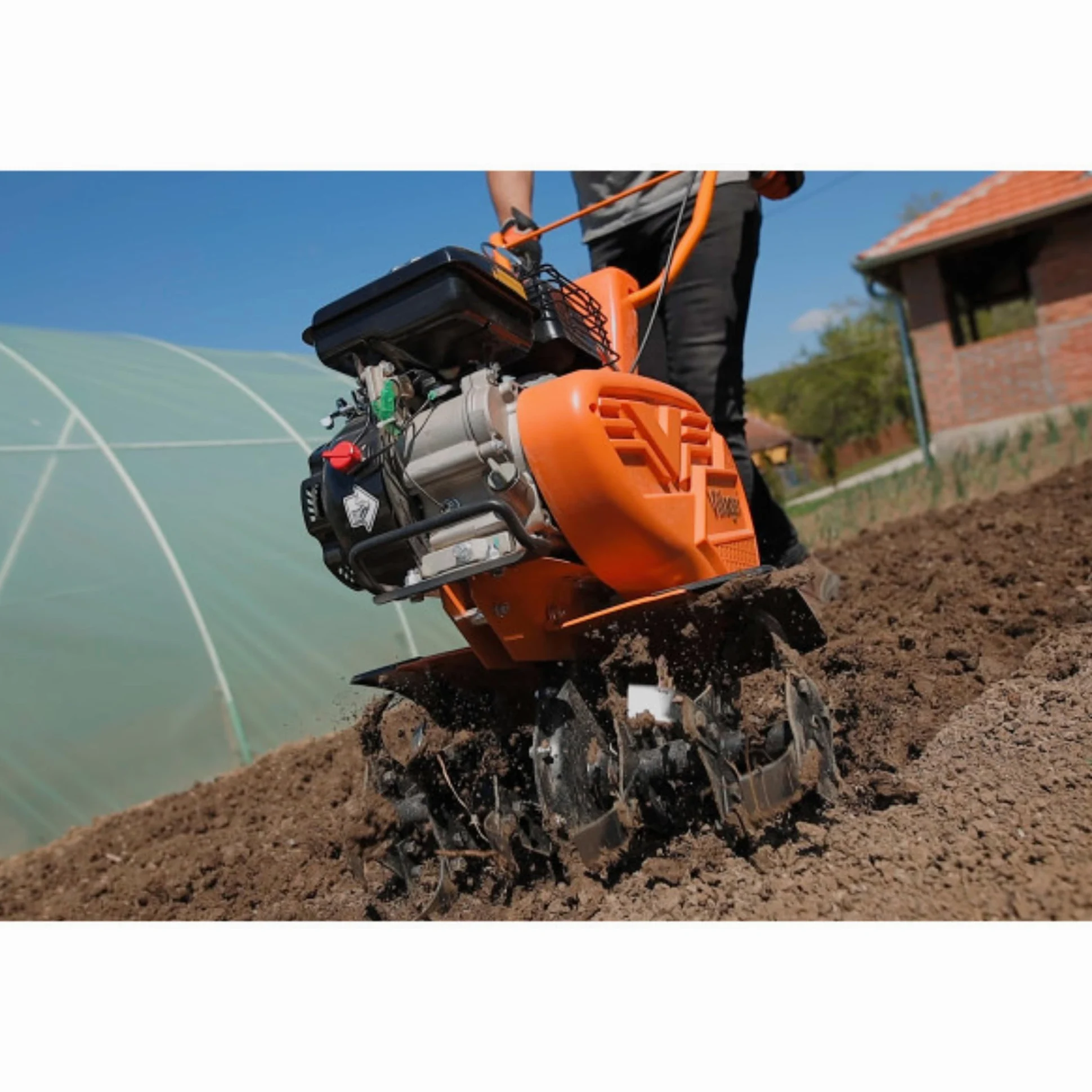 Motobineuse Thermique 2,2cv Petite Largeur 4 Fraises protèges Plantes VILLAGER VTB 4310V