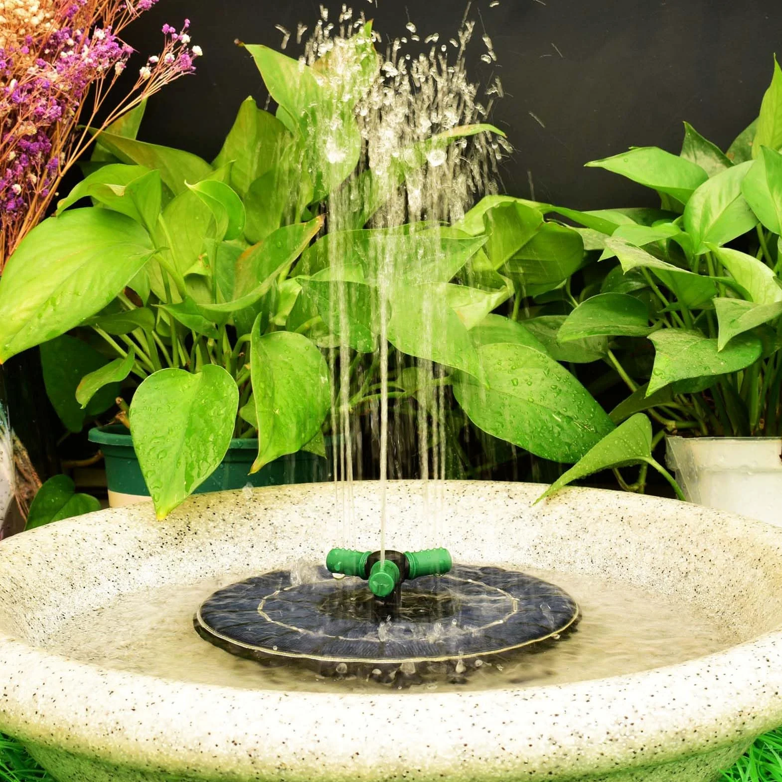 Fockety Fontaine Solaire, 6 W 9 V Flottante 1500 MAh Rechargeable, Pompe de Fontaine à Eau Solaire avec 7 Buses, Lumière de Couleur RVB, pour Jardin, Bassin, Piscine (6W Diamètre 23CM)