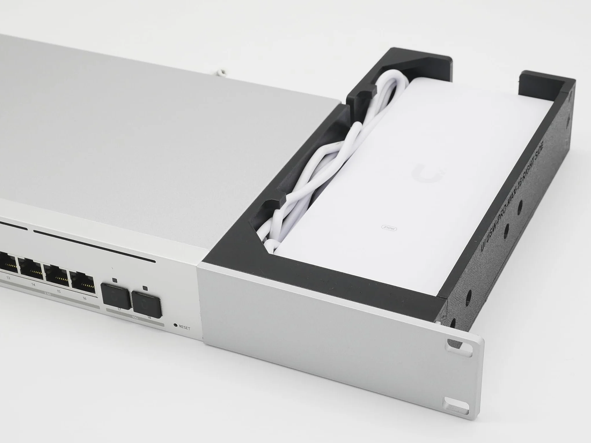 Ubiquiti Rack Mount USW-PRO-MAX-16 19inch 1U Injection Molded Front Panel Silvergrey