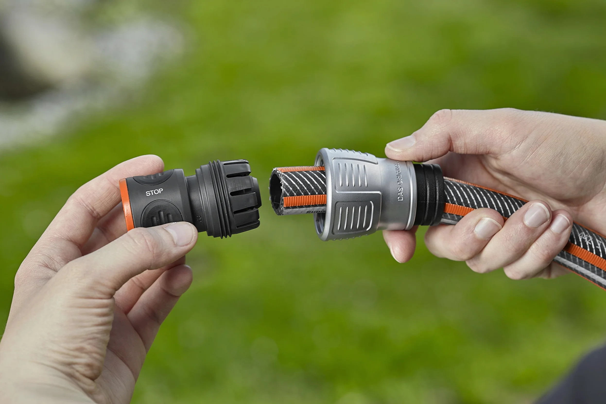 Tuyau d'Arrosage Comfort Highflex de Gardena 19 Mm (3/4"), 25 M : Tuyau à Profil Power-Grip, 30 Bars & Raccord d'Arrosage Premium Aquastop 19 mm (3/4") : Aquastop, Bon Maintien du Tuyau, Emballé