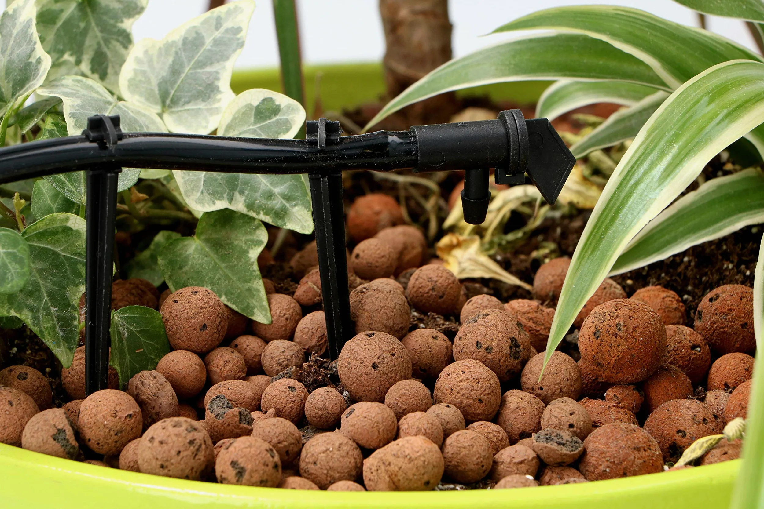 Kinzo Jardin - druppelbewateringsset Automatique - avec Pompe intégrée - jusqu'à 10 Plantes -. Tuyau 5m