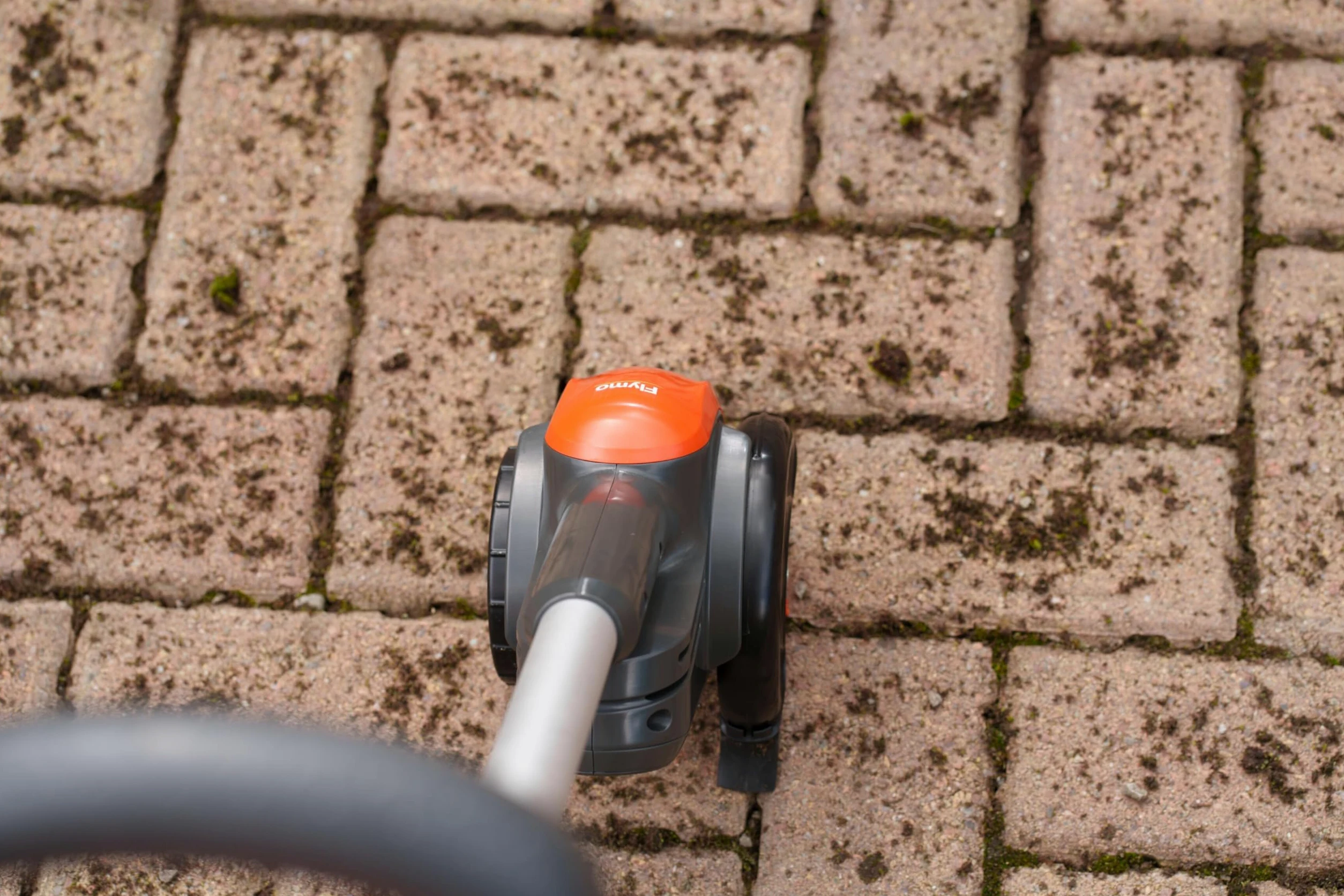 Flymo EasiWeeder Brosse de désherbage sans Fil 18 V – sans Batterie – Parfaite pour Les Surfaces délicates et durables, Batterie électrique, légère, Facile à Utiliser, contrôle Variable, Hauteur