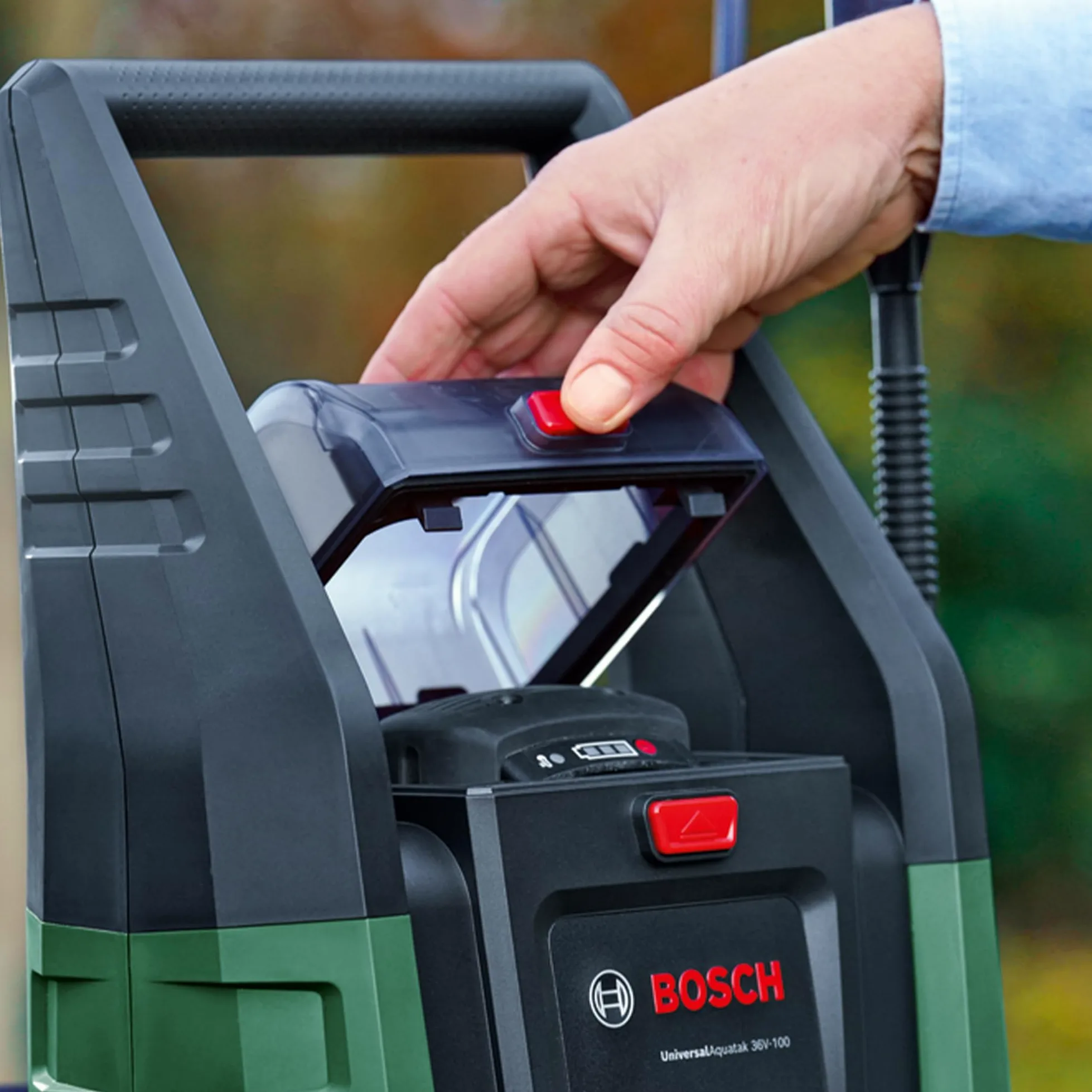 Bosch Set de nettoyage haute-pression sans fil et mobile UniversalAquatak 36V-100 (Pour un nettoyage efficace; système 36 Volt; jusqu'à 45 minutes d'autonomie; kit d'auto-amorçage; sans batterie)