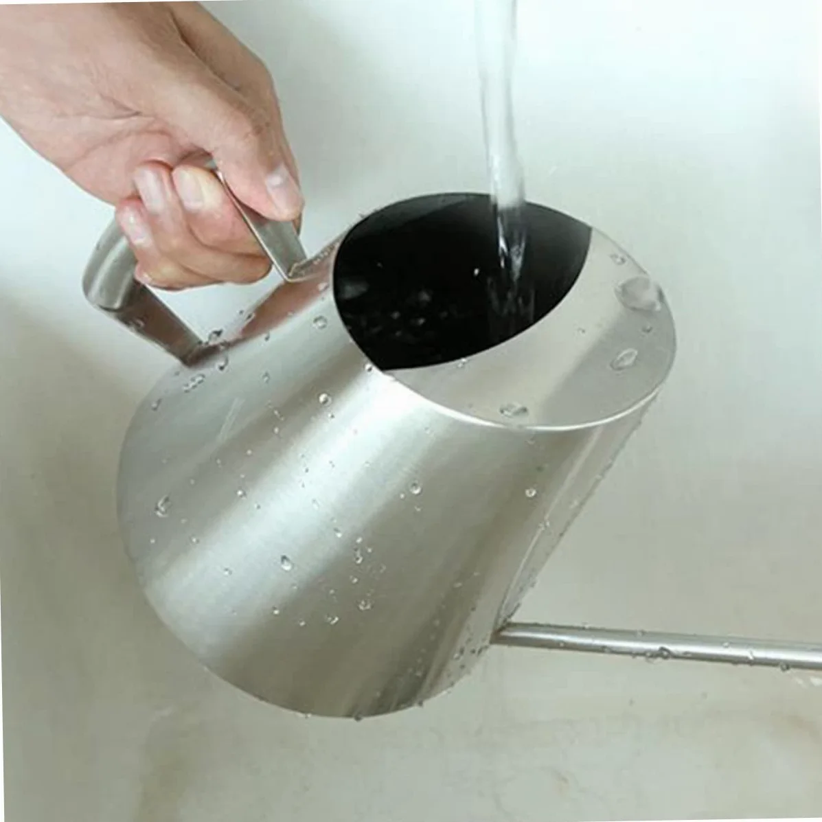 Arrosoir Vintage en Acier Inoxydable 900ml Long Bec, Léger et Confortable pour Jardinage et Arrosage des Fleurs et Plantes