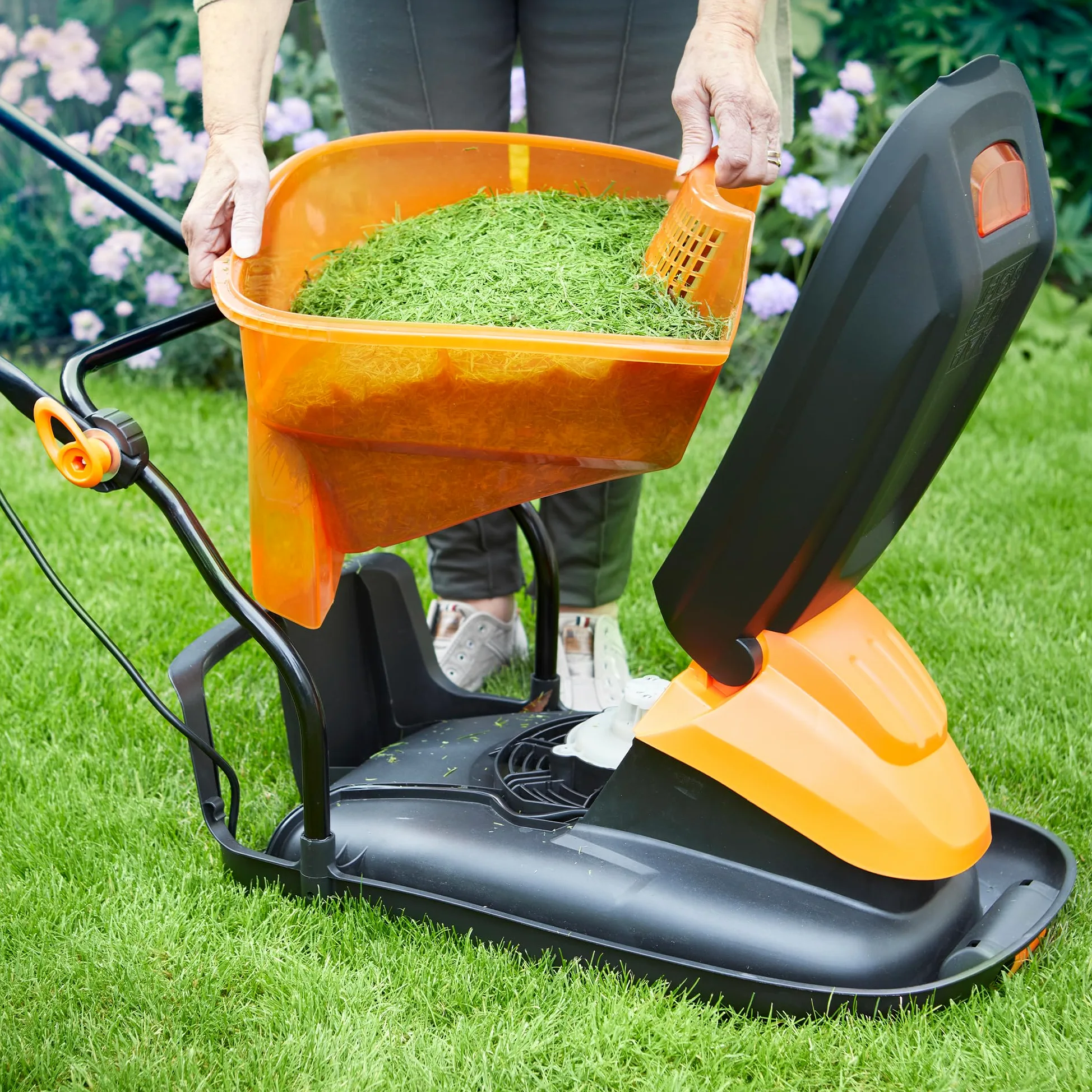LawnMaster Tondeuse électrique 1700 W 33 cm – Boîte de Collecte d'herbe, hauteurs de Coupe réglables, pour pelouses de Petite et Moyenne Taille