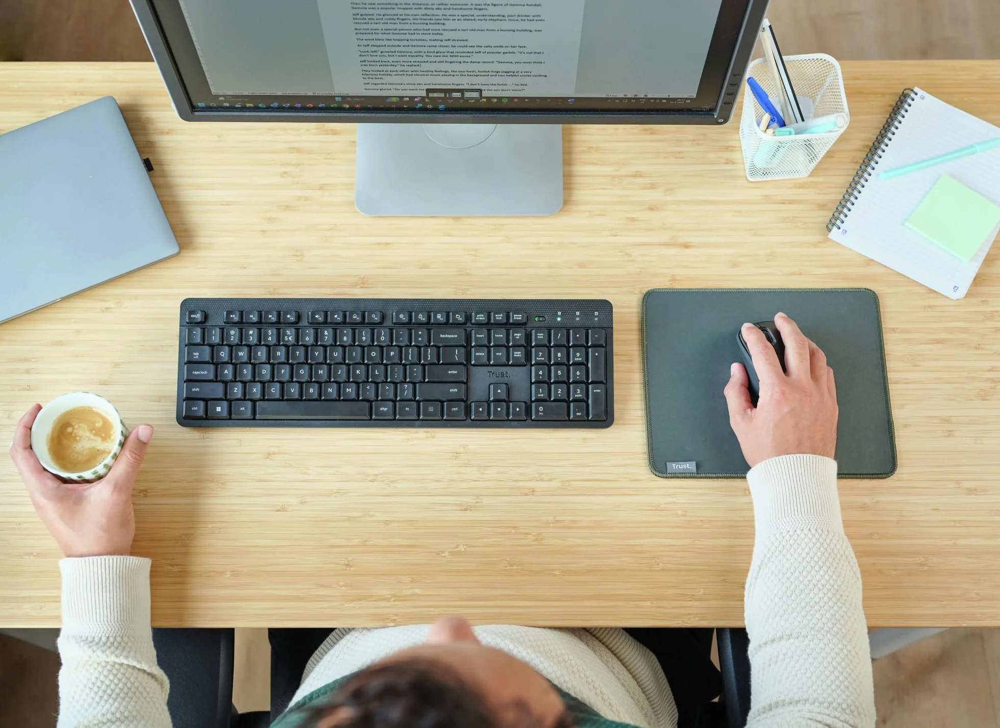 Clavier sans Fil Silencieux AZERTY Français Trust ODY II, Touches Plates Flottantes, Résistant aux Éclaboussures, Récepteur USB RF 2.4GHz, Noir