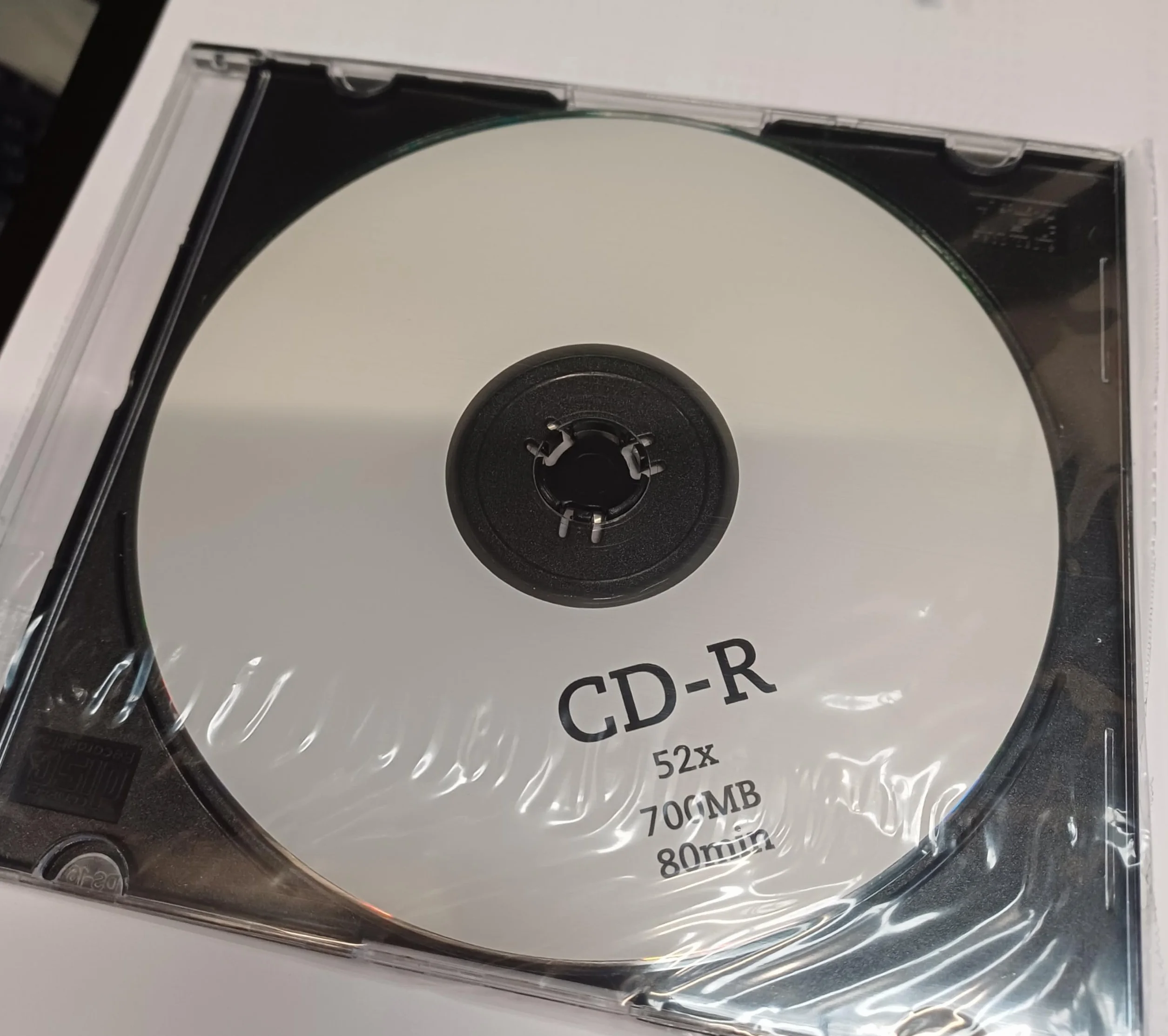 CD-R 80 Min 52x 700 Mo avec boîtier Fin