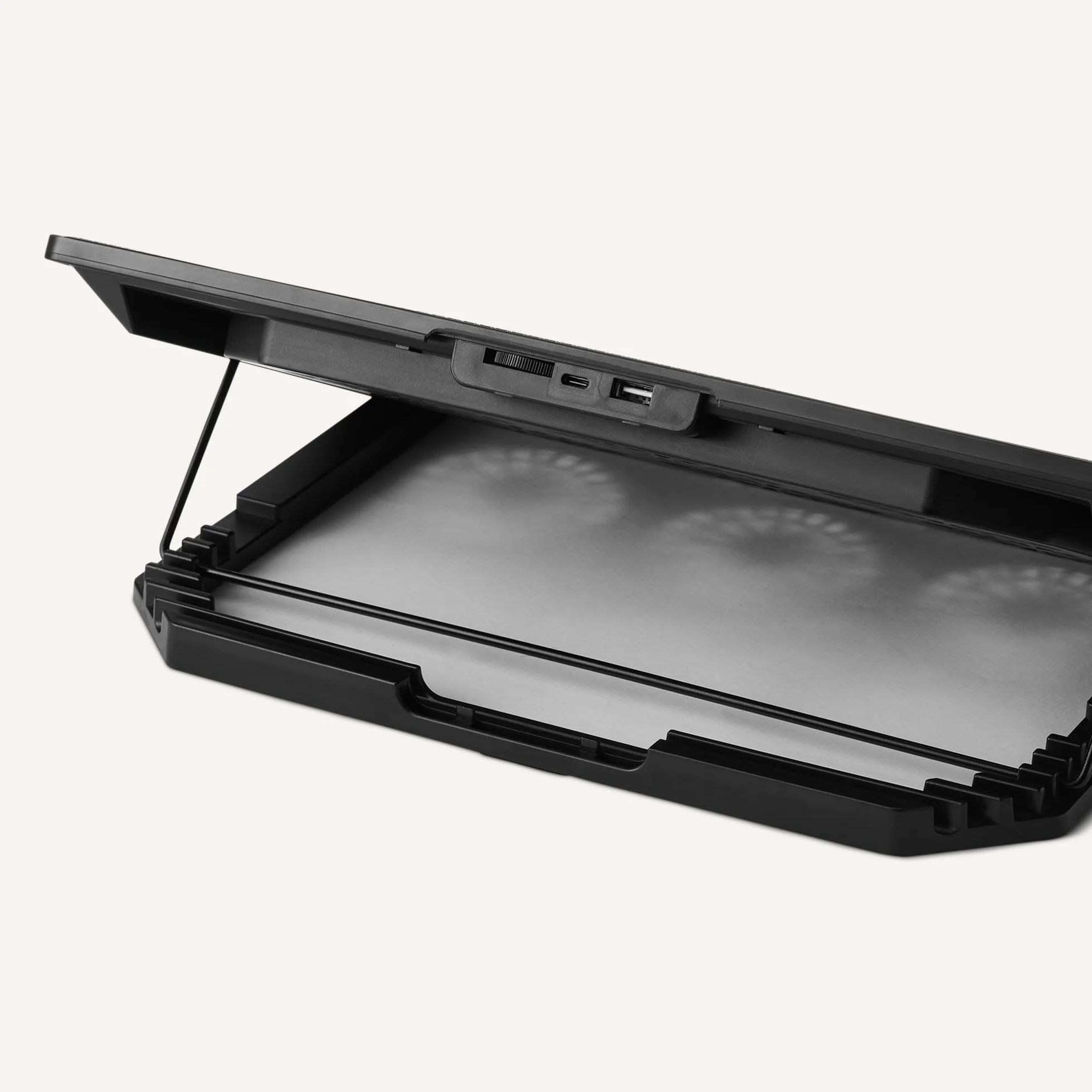 Amazon Basics Support de Refroidissement pour Ordinateur Portable 6 Ventilateurs Silencieux 12-17 po USB-A USB-C Réglable en Hauteur