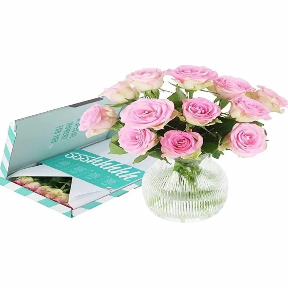 Roses roses Boîte aux lettres Fleurs fraîches livrées Bouquet anniversaire cadeaux remerciement
