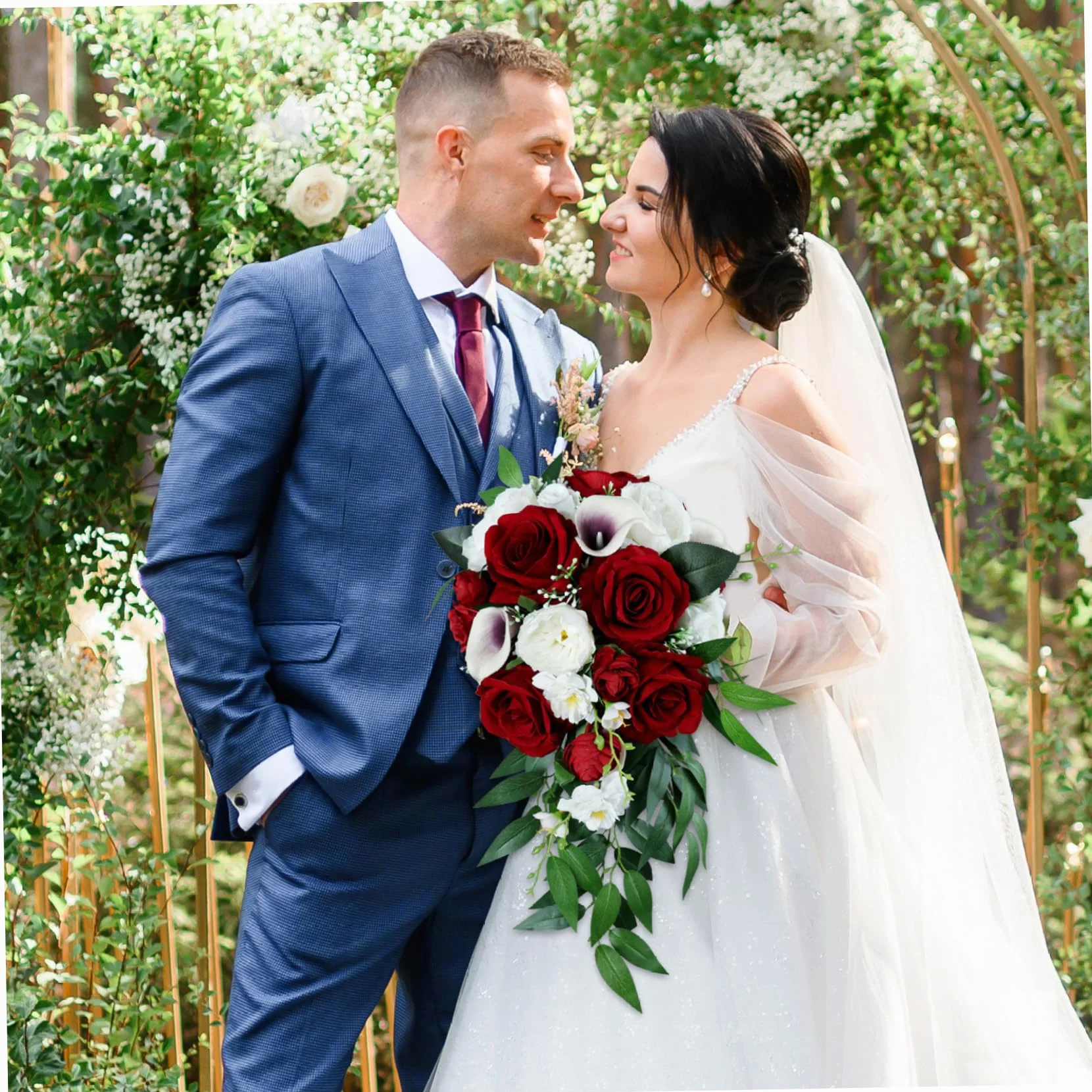 Bouquet de Mariage Lys Rouges et Rose Artificiel en Cascade