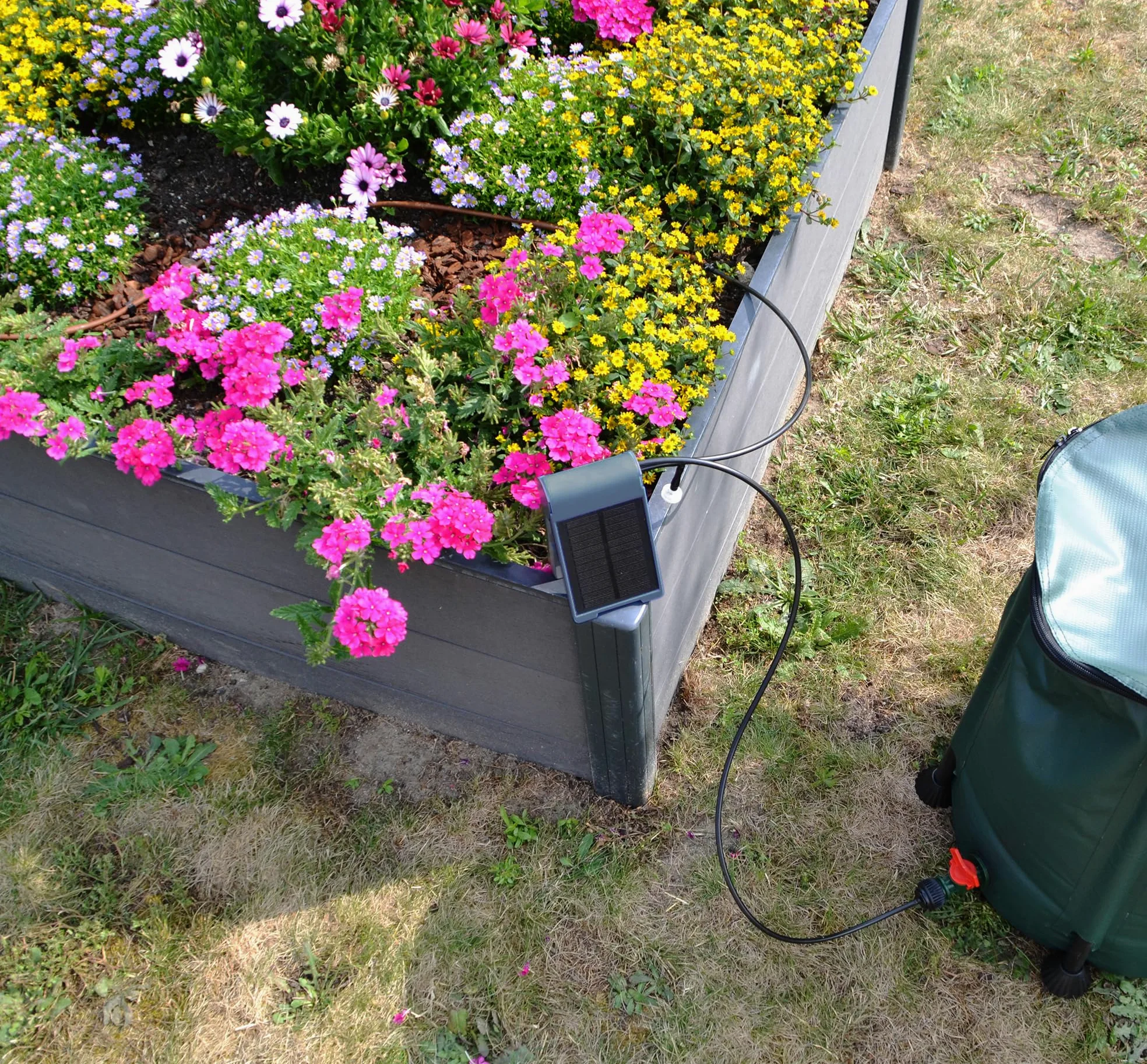 Jardibric - Kit Arrosage Goutte à Goutte Solaire 15 m - Pompe Programmable - Autonome Sans Électricité