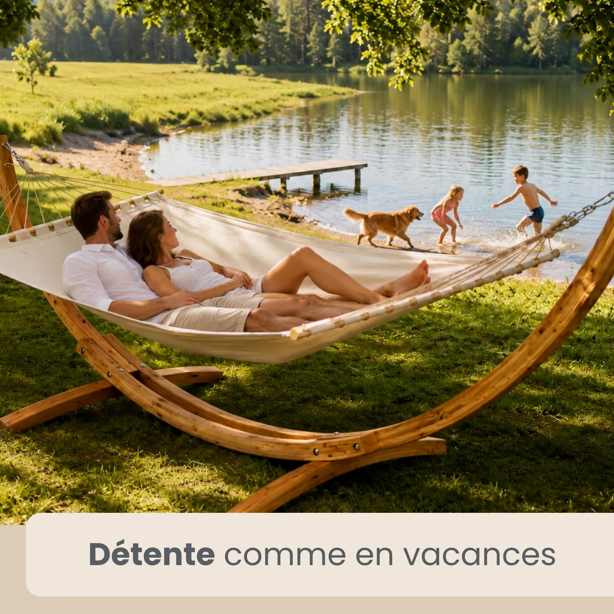 AMANKA Hamac XXL avec Support en Bois de Mélèze - Charge Maximale 150 Kg - pour 2 Personnes - Toile de Coton Suspendue - Structure Stable et Durable avec Mousquetons - Accessoire de Détente