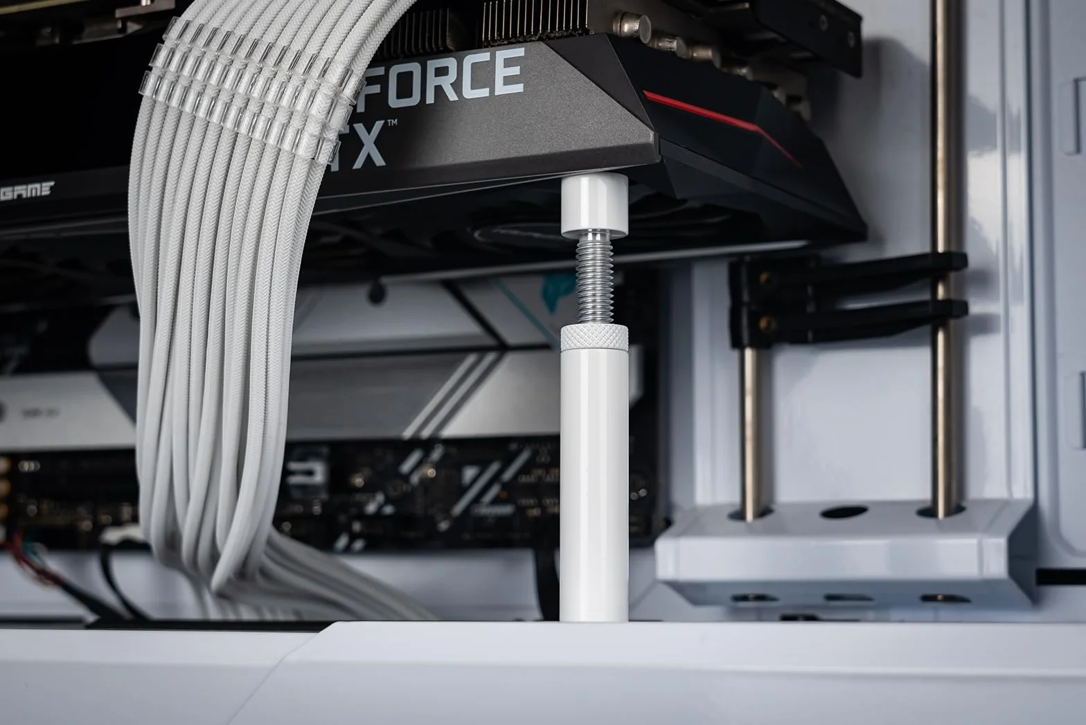 Support Carte Graphique GPU Aluminium Blanc L(74mm-120mm)
