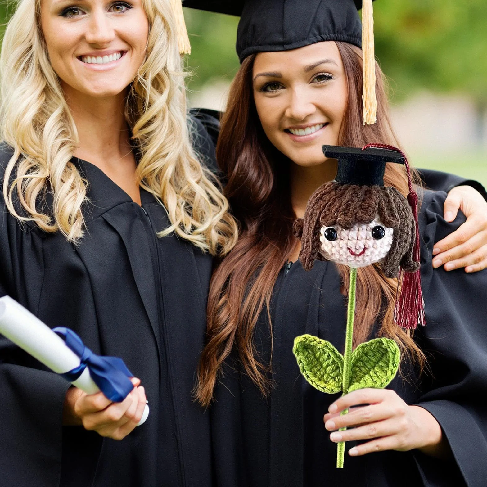 Bouquet de Fleurs au Point de Graduation - Chapeau de Remise de Diplôme au Crochet avec Fleurs en Laine