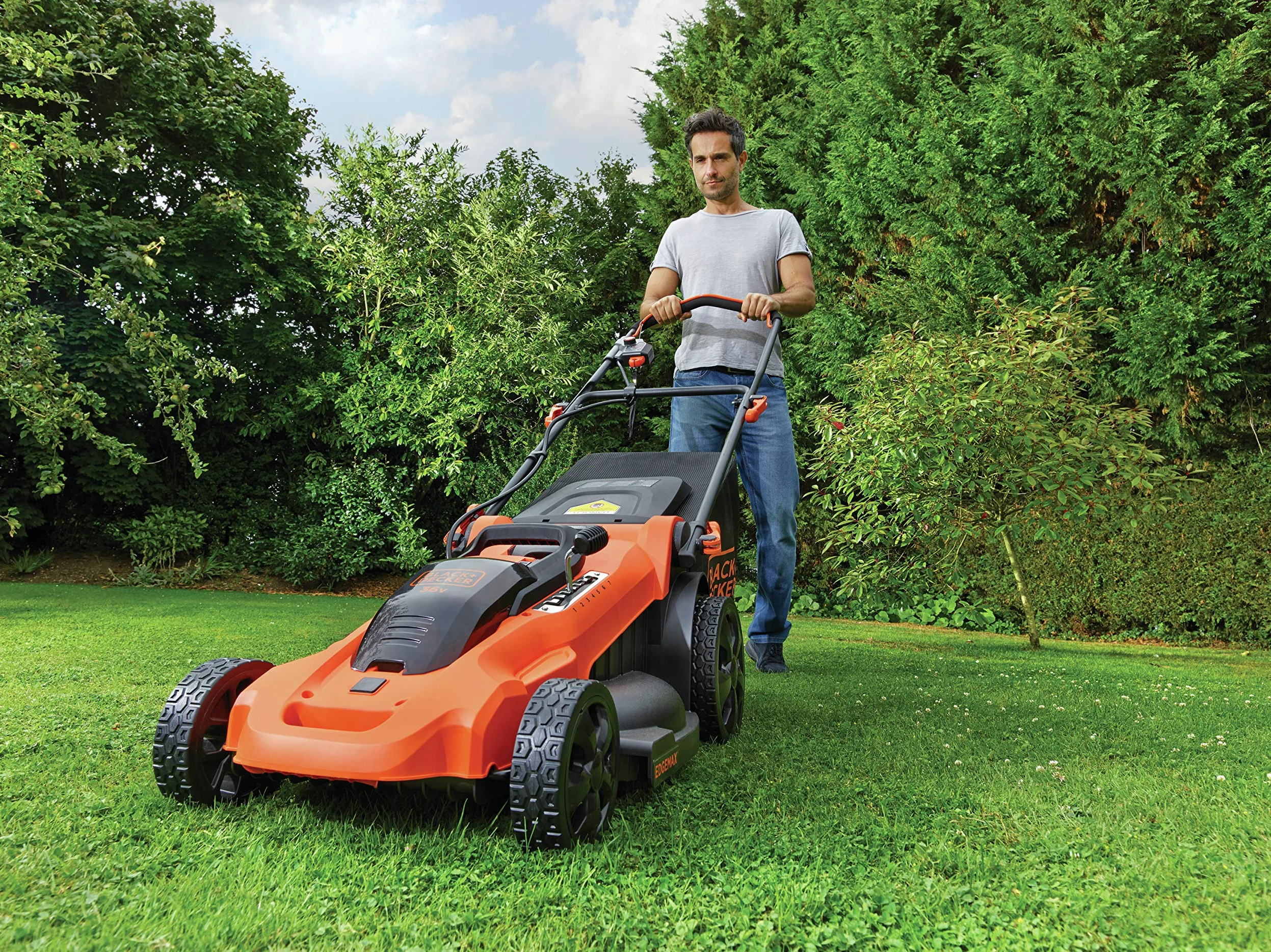 Black & Decker CLMA4820L2-QW Tondeuse autosense 48 cm 36 V avec 2 batteries
