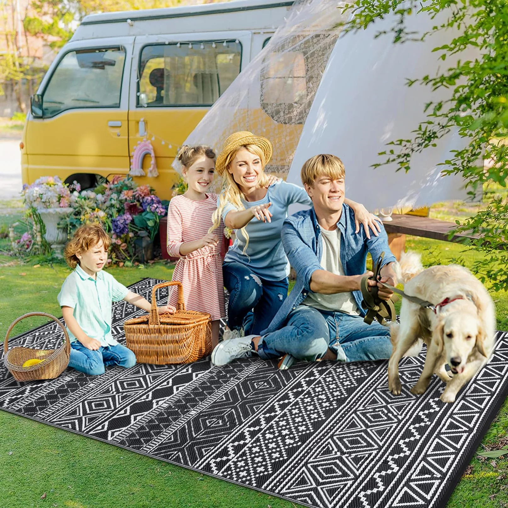Tapis d'extérieur réversible imperméable pour terrasse 240 x 300 cm | Tapis d'extérieur léger et pliable en paille en plastique pour camping-car, porche, balcon, jardin, pique-nique, noir/blanc