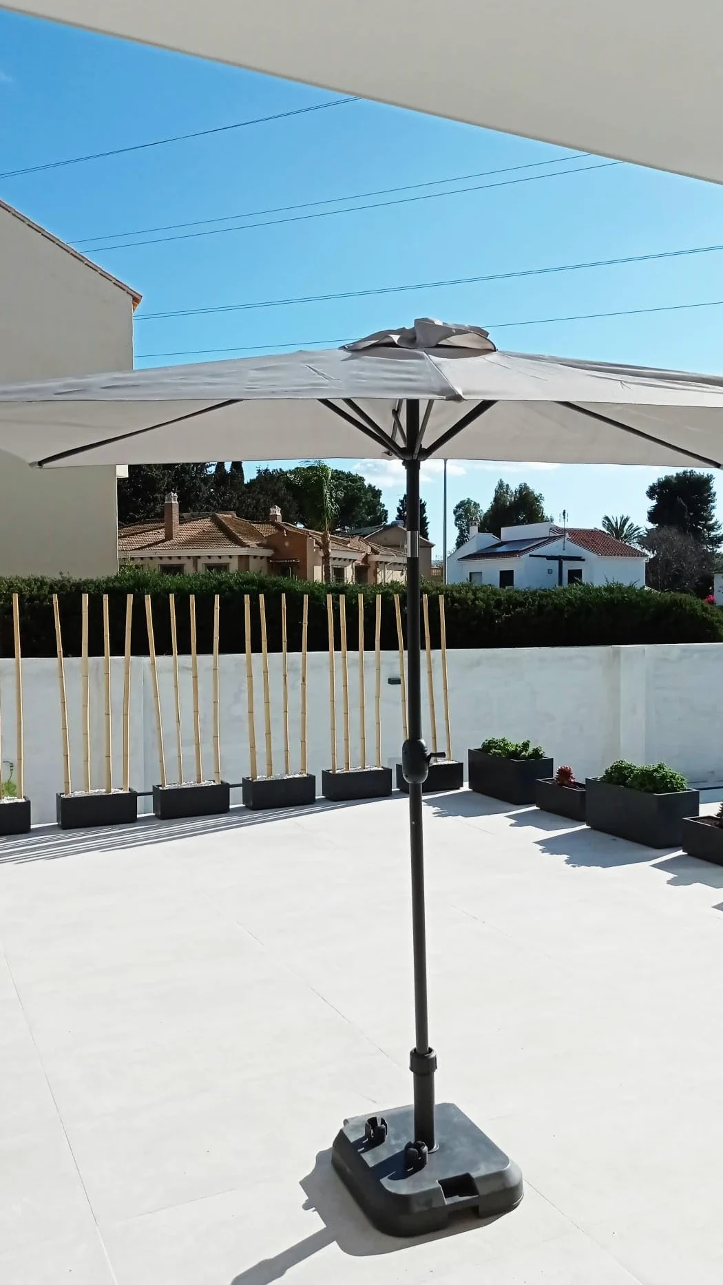 Suinga Lot de 15 piquets décoratifs en bambou - 180 cm - 35/40 mm - Piquets ronds en bois - Piquets de jardin - Séparation de pièce