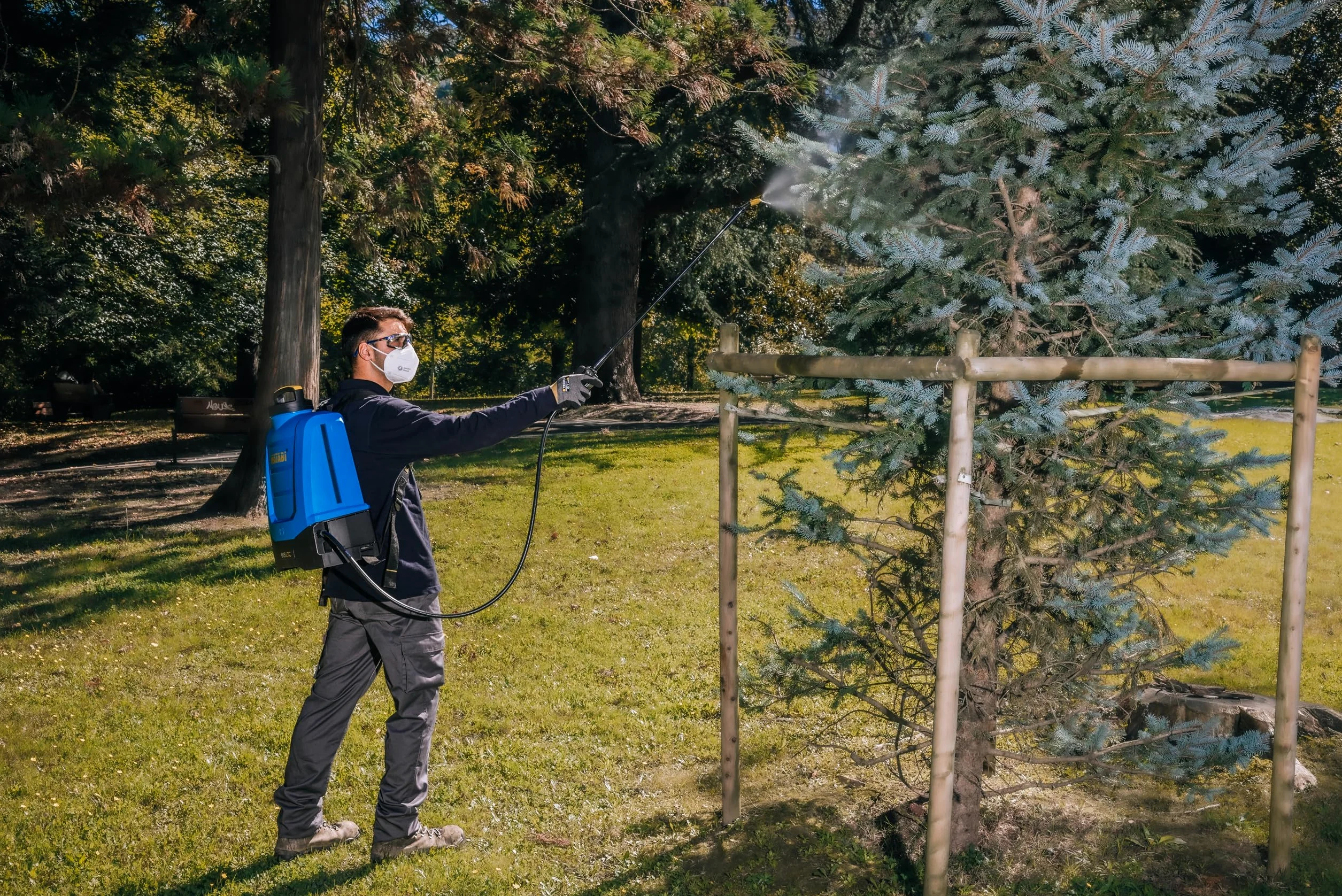 Matabi E15 LTC Pulvérisateur Electrique Batterie Li-ION Amovible 20V Autonomie Jusqu'à 375L Contrôle Électronique LTC Sangles Ergonomiques Inclus 4 Buses Agriculture Jardinage
