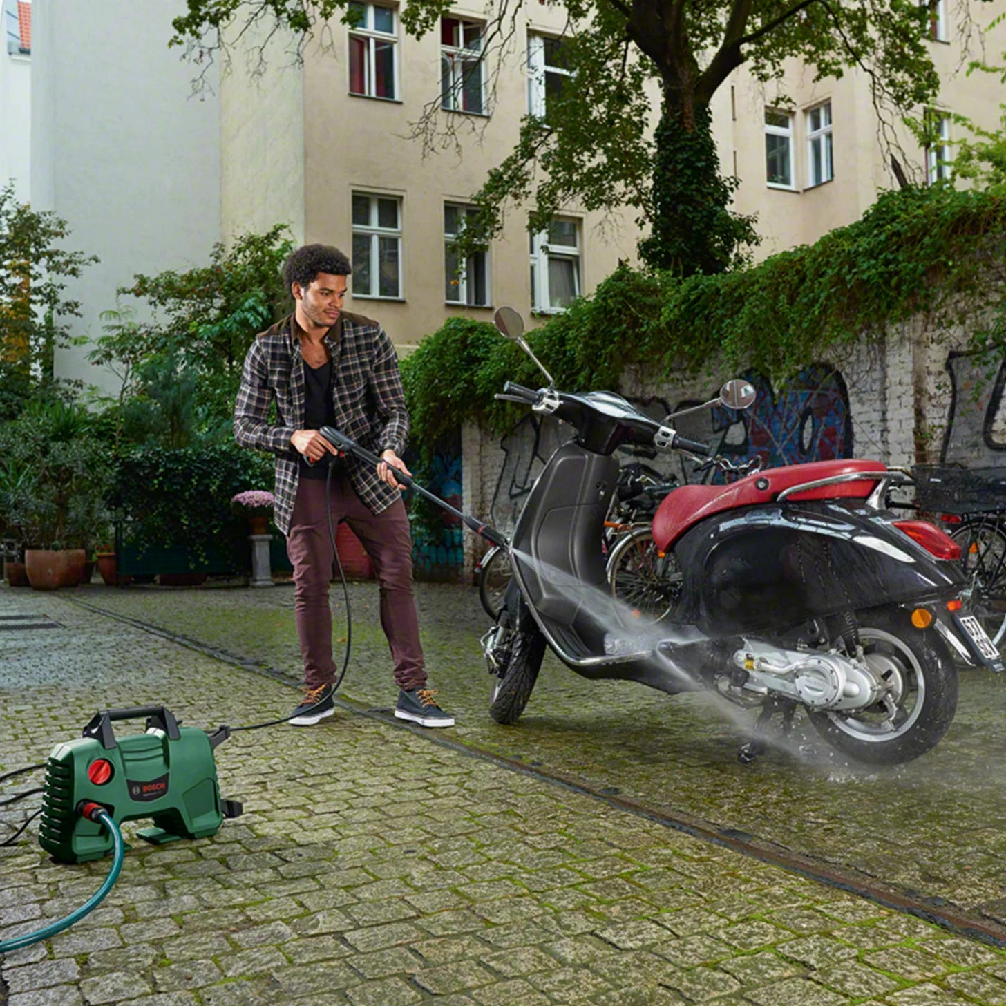 Bosch Nettoyeur Haute-Pression EasyAquatak 110