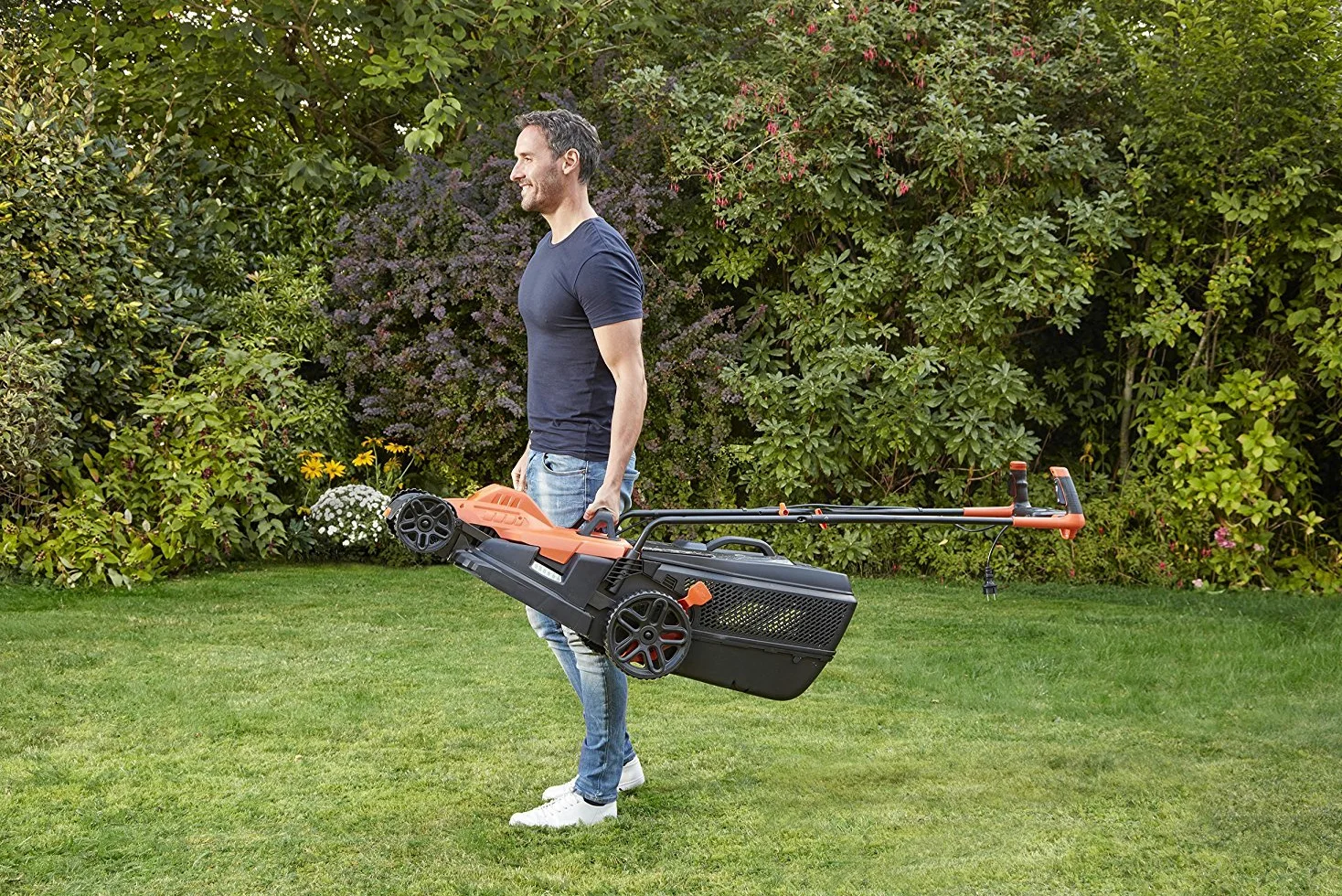 BLACK+DECKER Tondeuse Filaire 1800W, Tondeuse à Gazon Electrique 42 cm & Coupe-Bordures Filaire 350W, Coupe-Bordures Electrique 25 cm avec 2 Poignées, Déroulement du Fil par Frappe au Sol