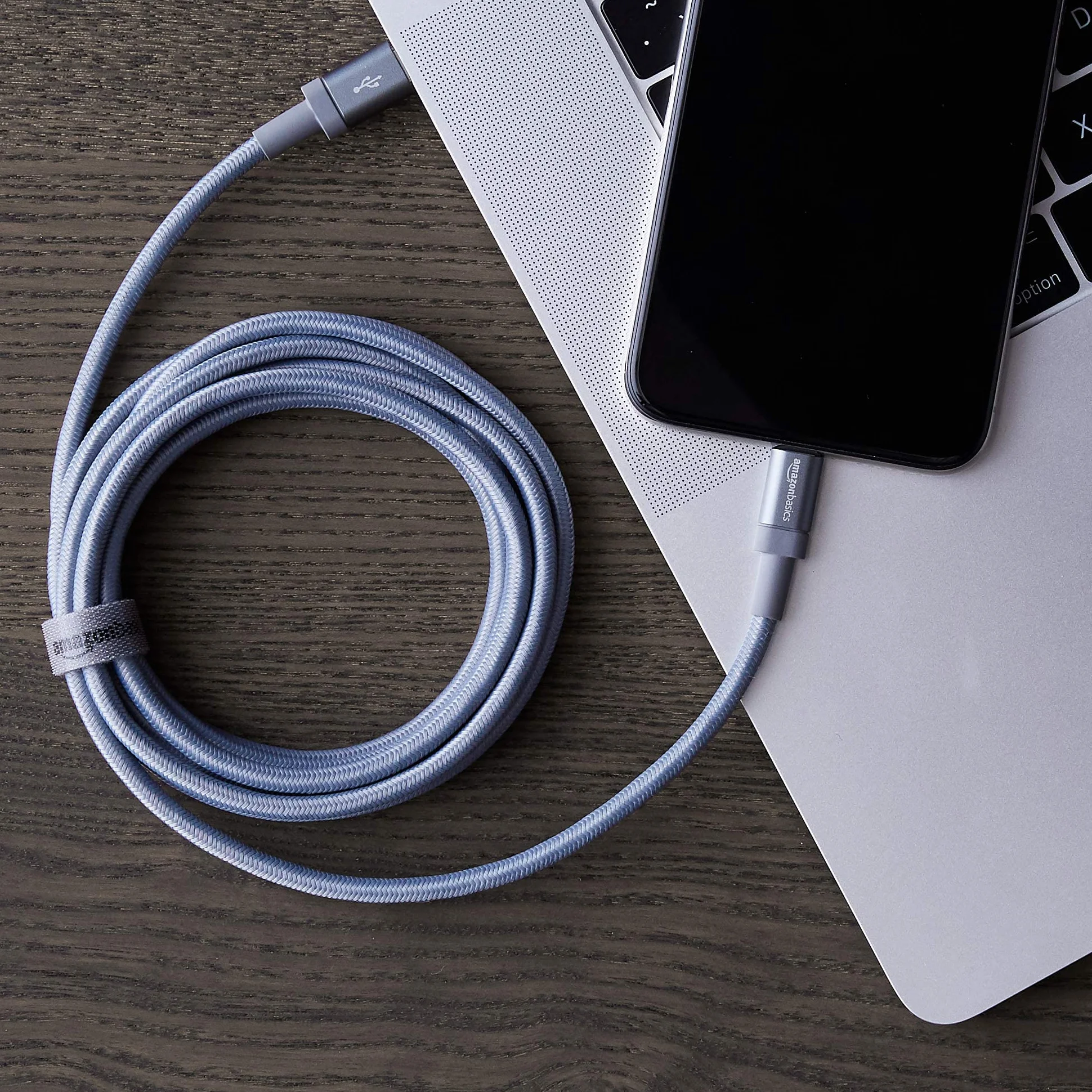 Amazon Basics Câble USB-C vers Lightning en nylon tressé MFi 1.8 m gris foncé pour iPhone 13/12/11/X/XS/XR/8