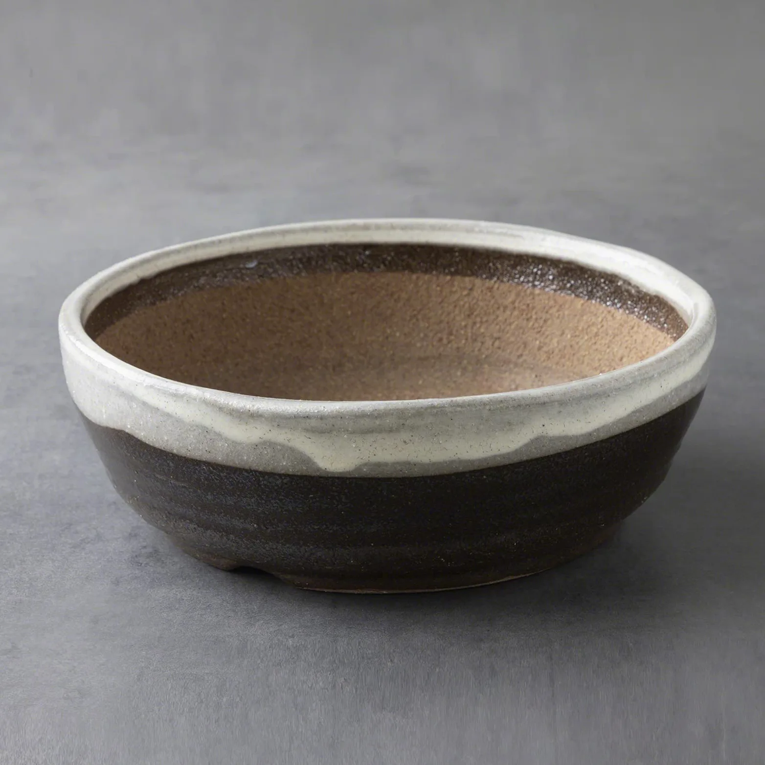 Wazakura Pot à Bonsaï en Céramique Émaillée avec Trou Drainage 17 cm, Fabriqué au Japon, Pot de Fleurs Japonais, Bol pour Plantes, Sable Beige avec Bande Blanche, Artisanat de Style Shigaraki