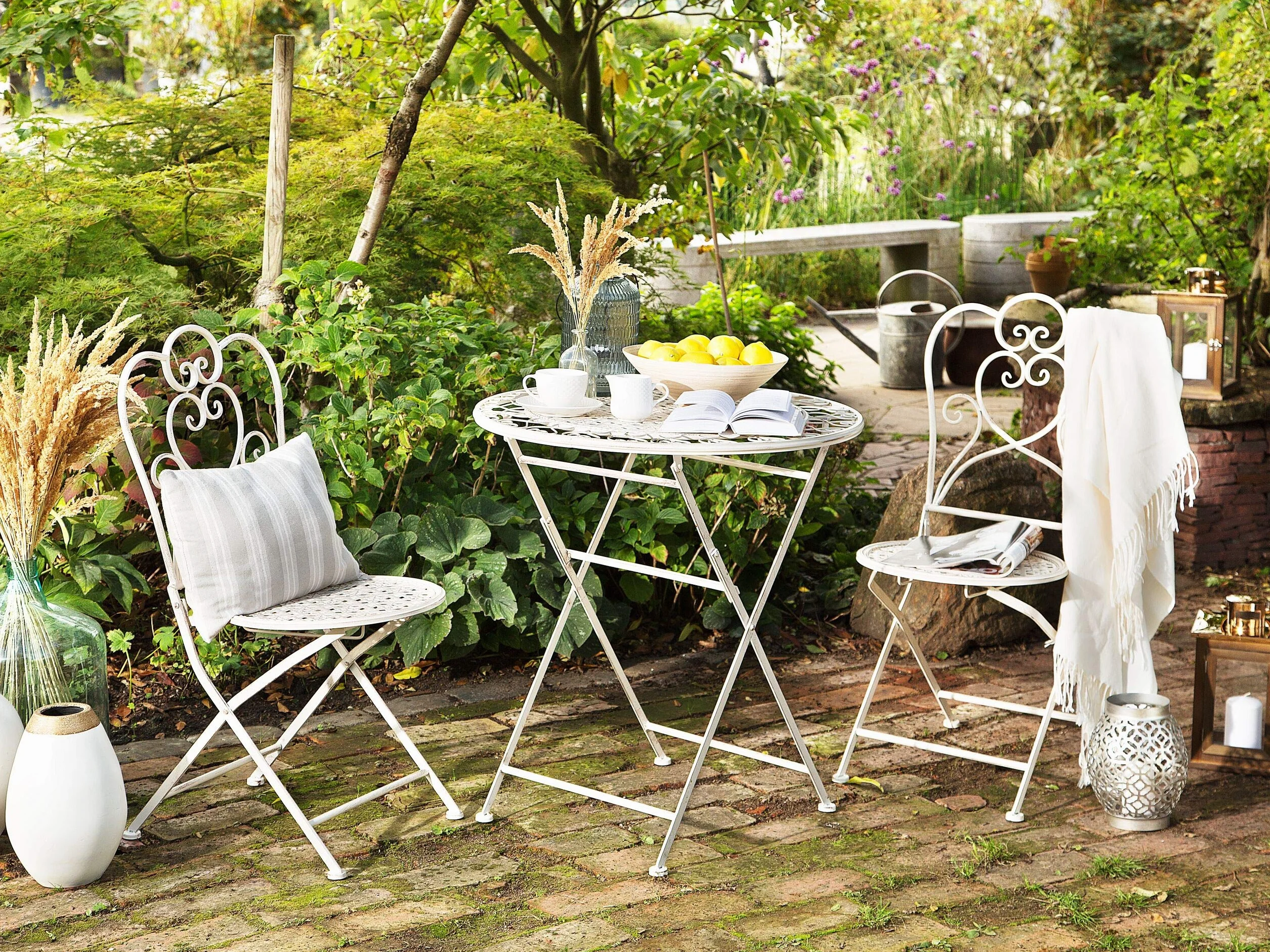 Beliani Ensemble de Jardin 2 Chaises Pliantes Table Assortie Métal Beige