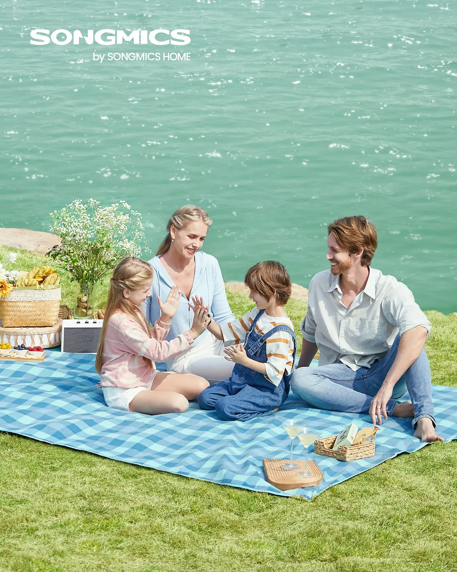 SONGMICS Couverture de Pique-Nique, Hydrofuge, Pliable, 200 x 300 cm | Grand Tapis Portable, 4 Piquets de Sol, pour Camping, Jardin, Plage, Extérieur, Bleu, Collection TOMMI GCM012Q03
