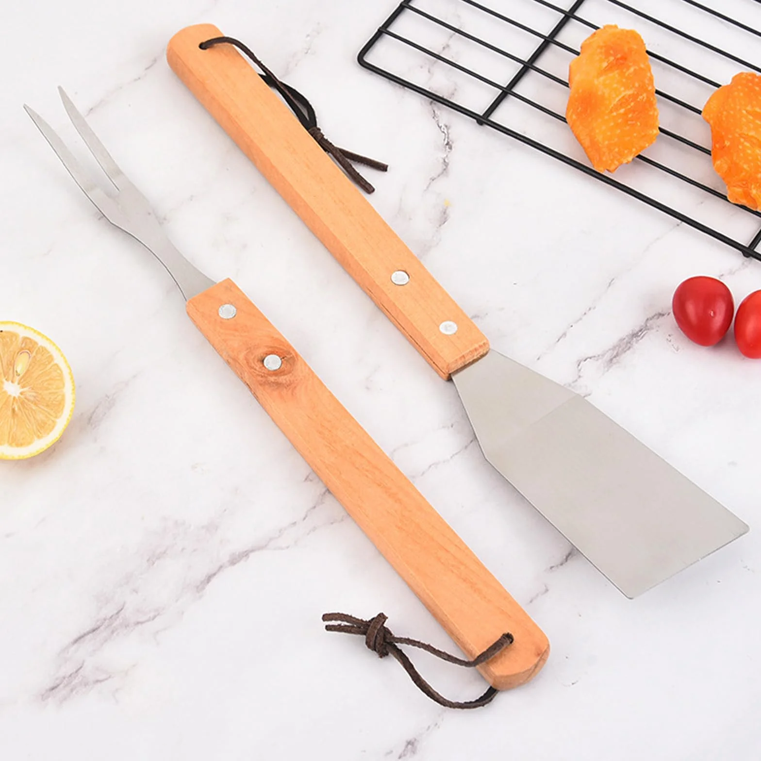 Set d'ustensiles de barbecue avec poignées en bois