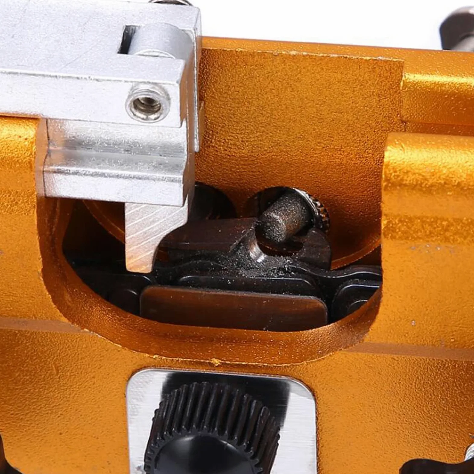 Aiguiseur de tronçonneuse à manivelle – Outil d'affûtage portable Timberline pour toutes les tronçonneuses et scies – Facile à utiliser, solution d'affûtage efficace pour le bois et les menuisiers
