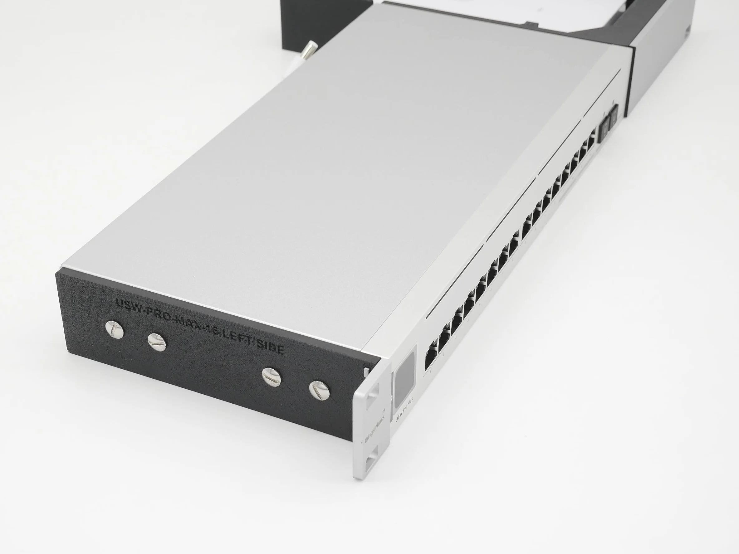 Ubiquiti Rack Mount USW-PRO-MAX-16 19inch 1U Injection Molded Front Panel Silvergrey